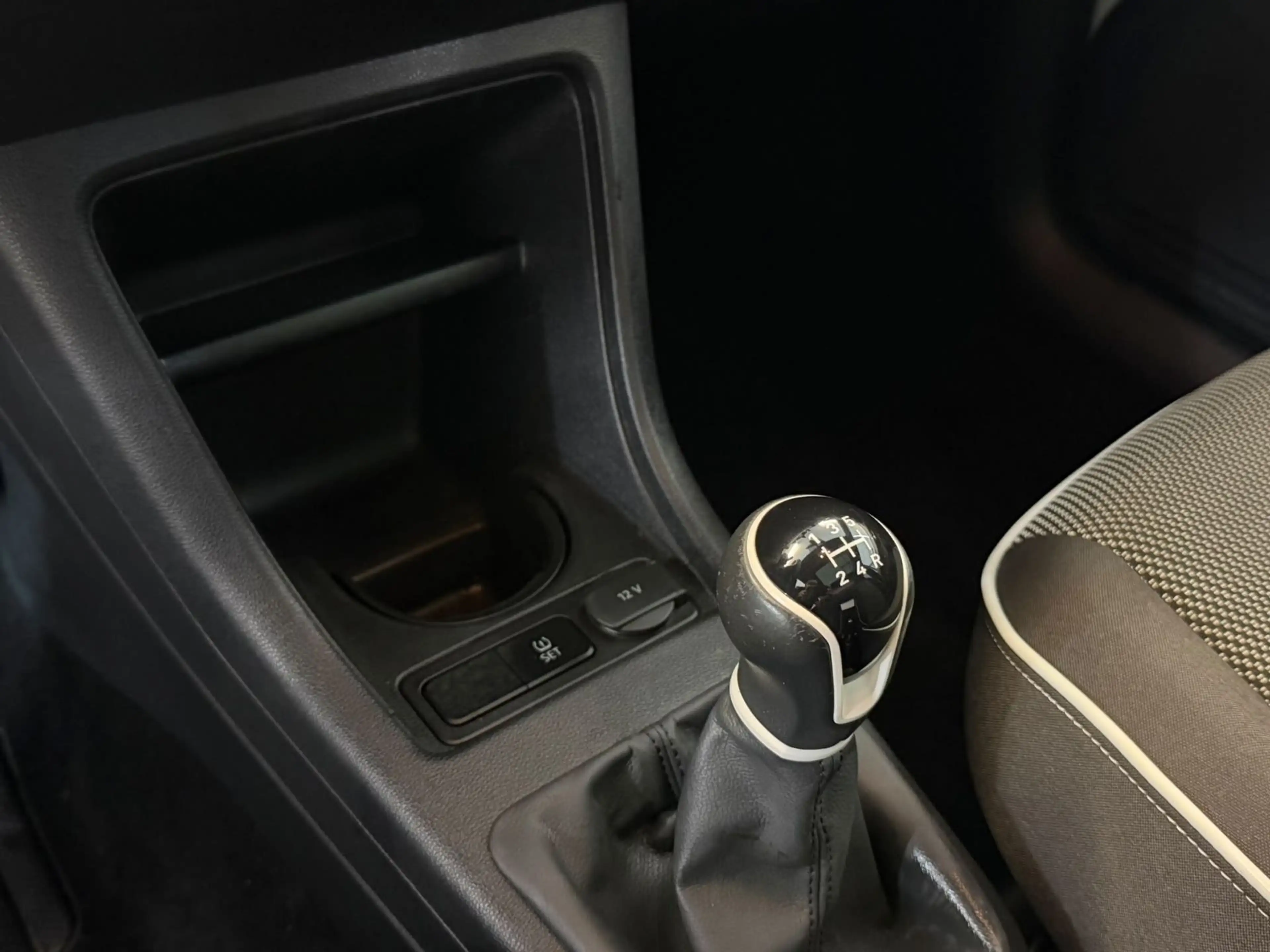 SEAT Mii Chic, Panorama,Klima,PDC,Garantie — photo 14