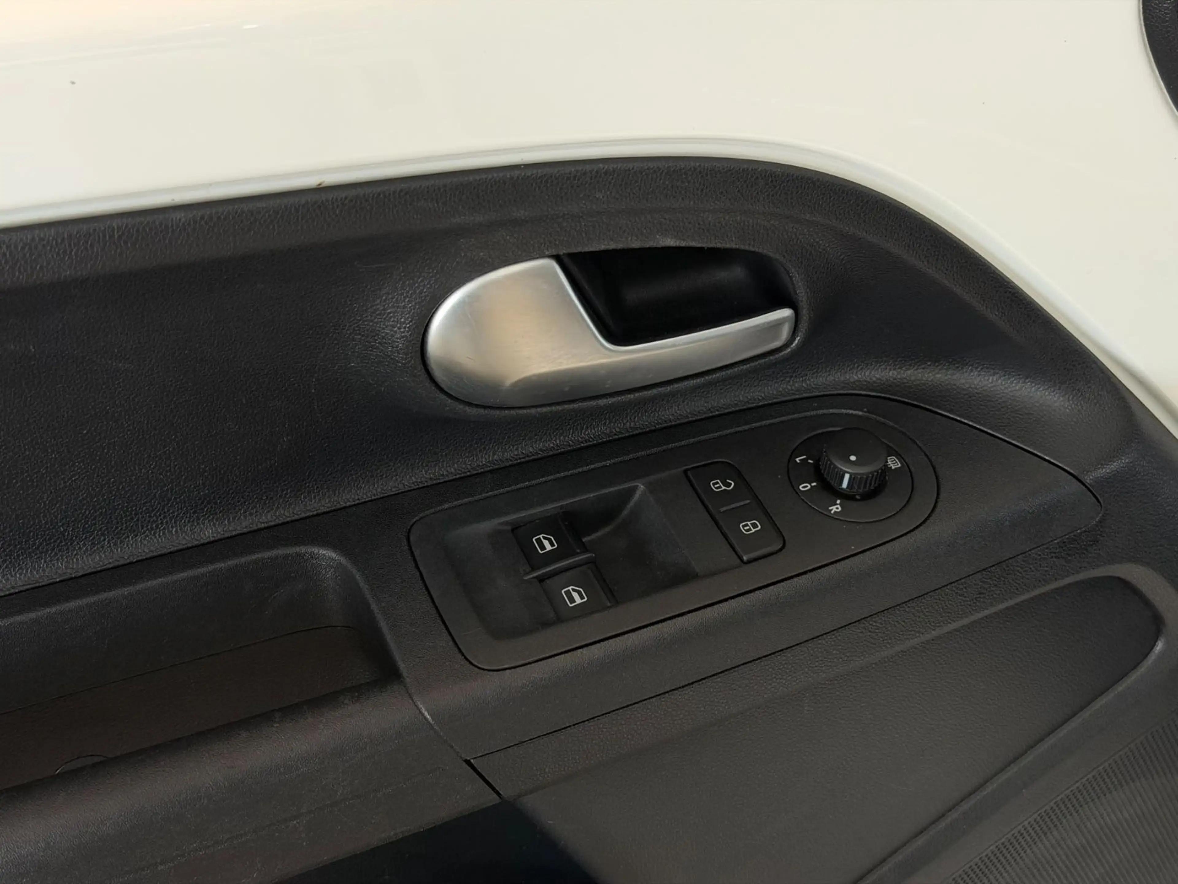 SEAT Mii Chic, Panorama,Klima,PDC,Garantie — photo 15
