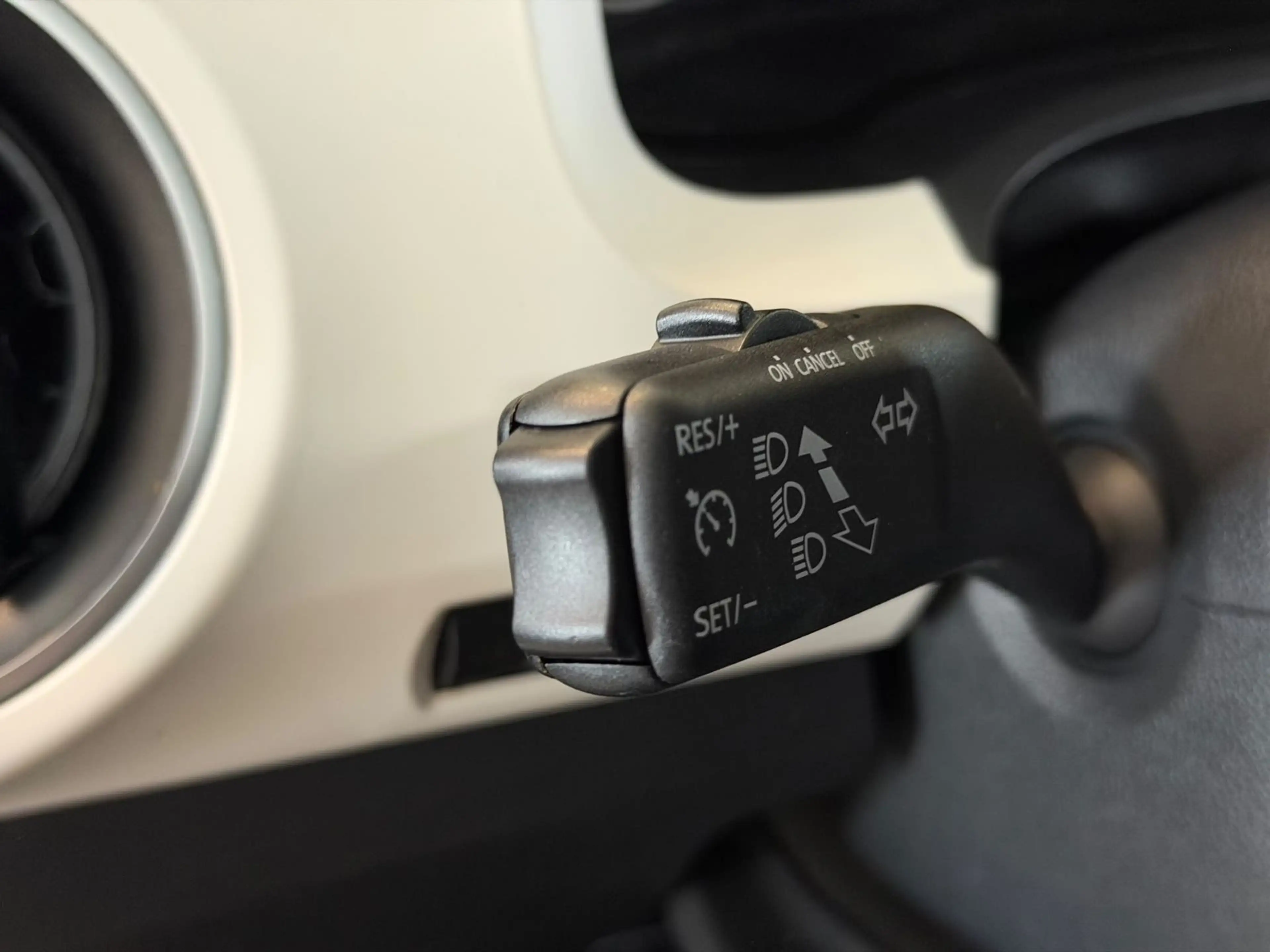 SEAT Mii Chic, Panorama,Klima,PDC,Garantie — photo 11