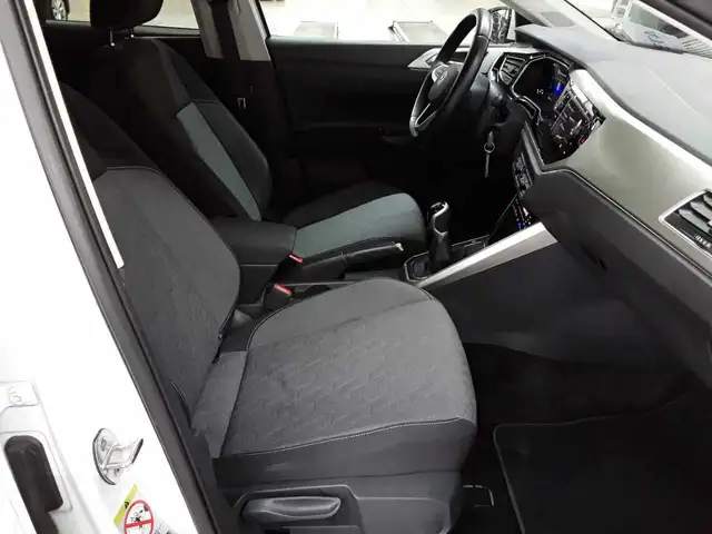 Volkswagen Polo view 8