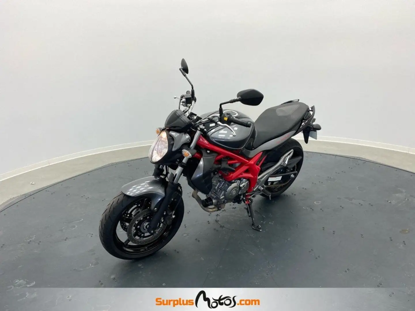 Suzuki Gladius 650 Rouge - 1