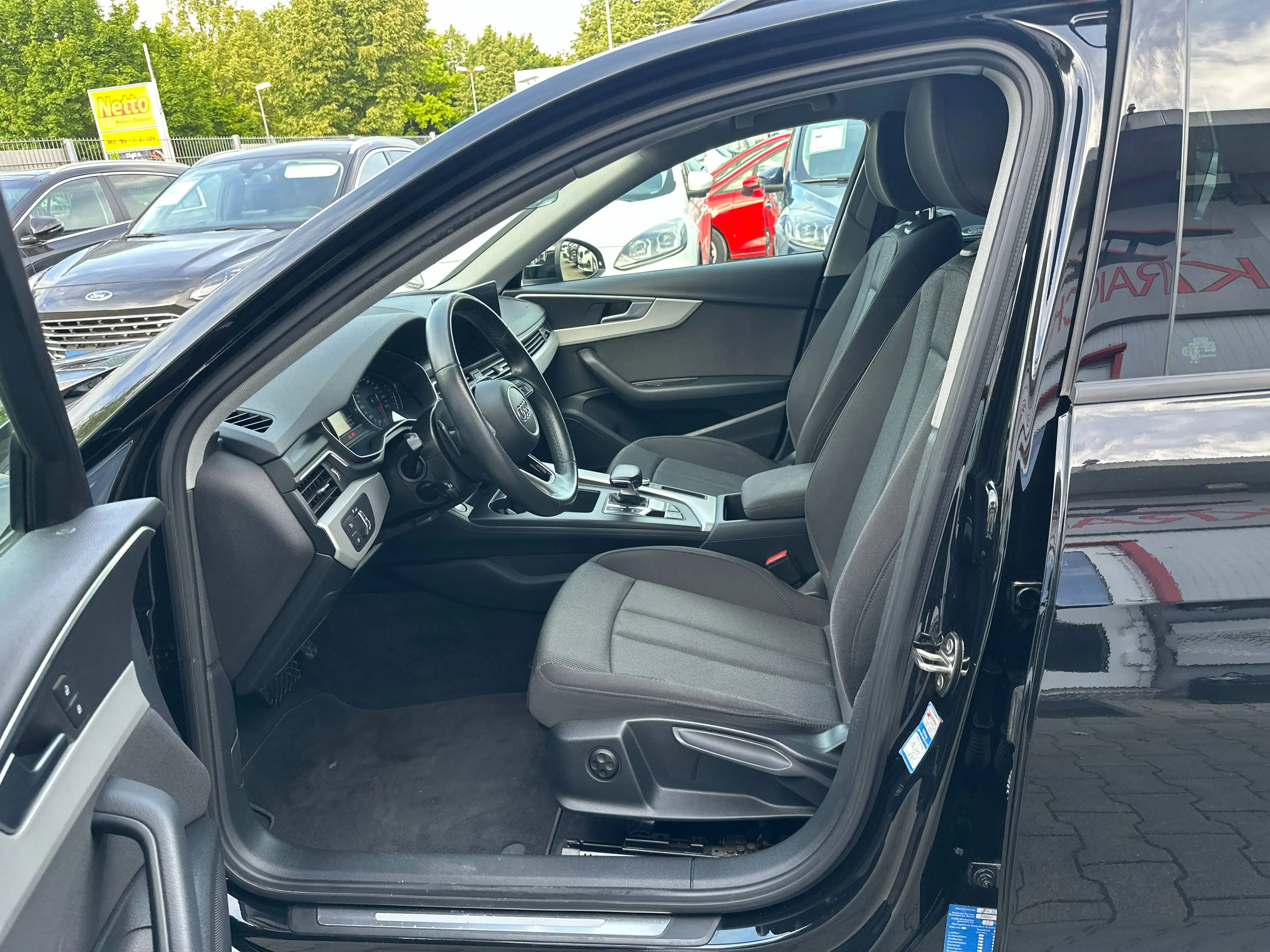 Audi A4 30 TDI*TüV Neu*AHK*LED*Klima*Navi*Sitzhzg*SR+WR — photo 12