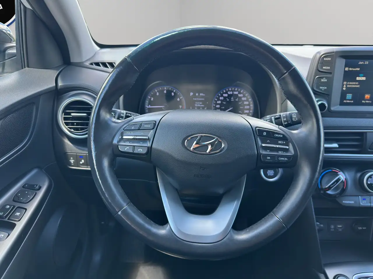 Hyundai KONA photo Hyundai KONA