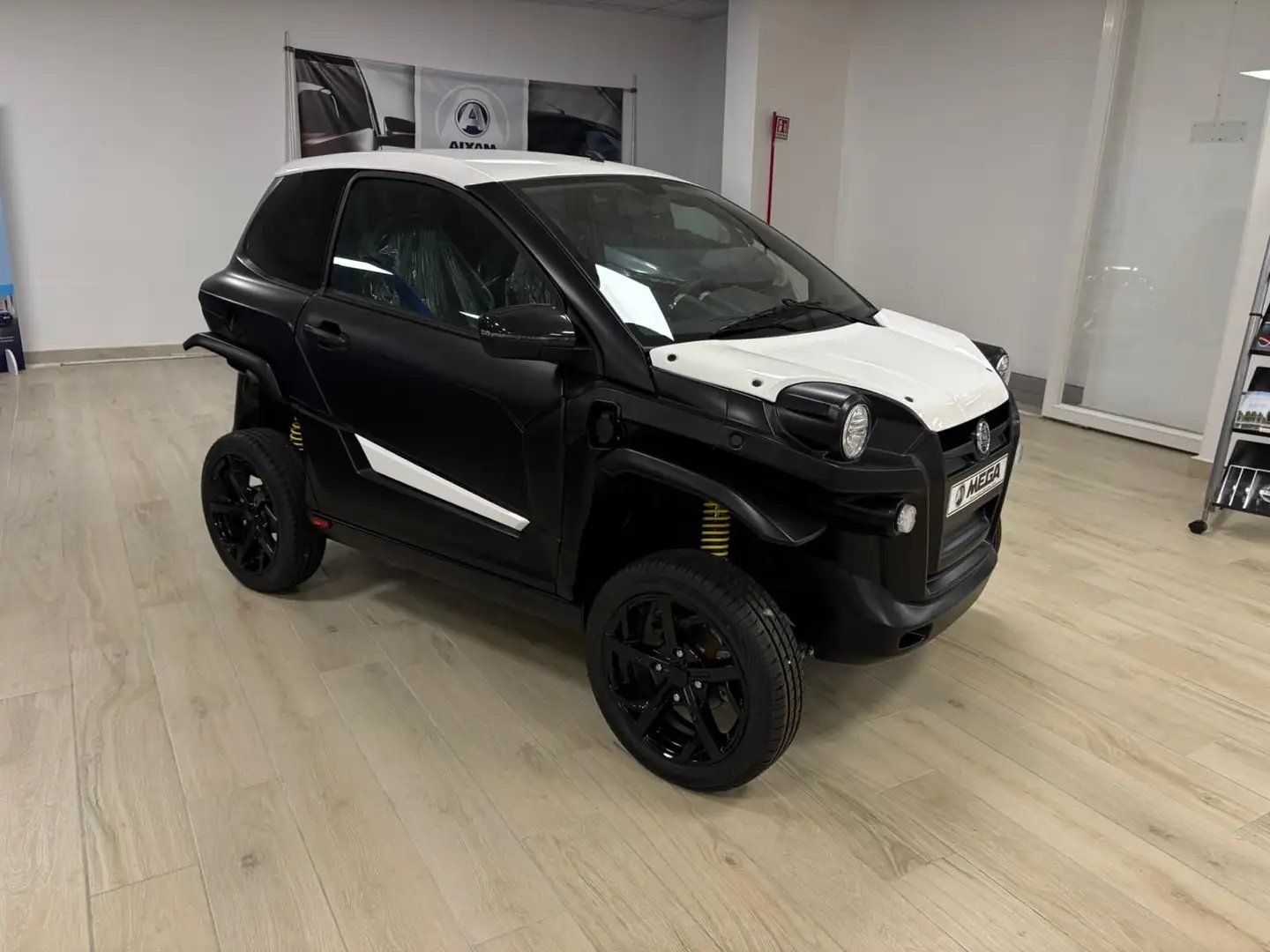 Aixam Scouty R e 74 KWH - 1