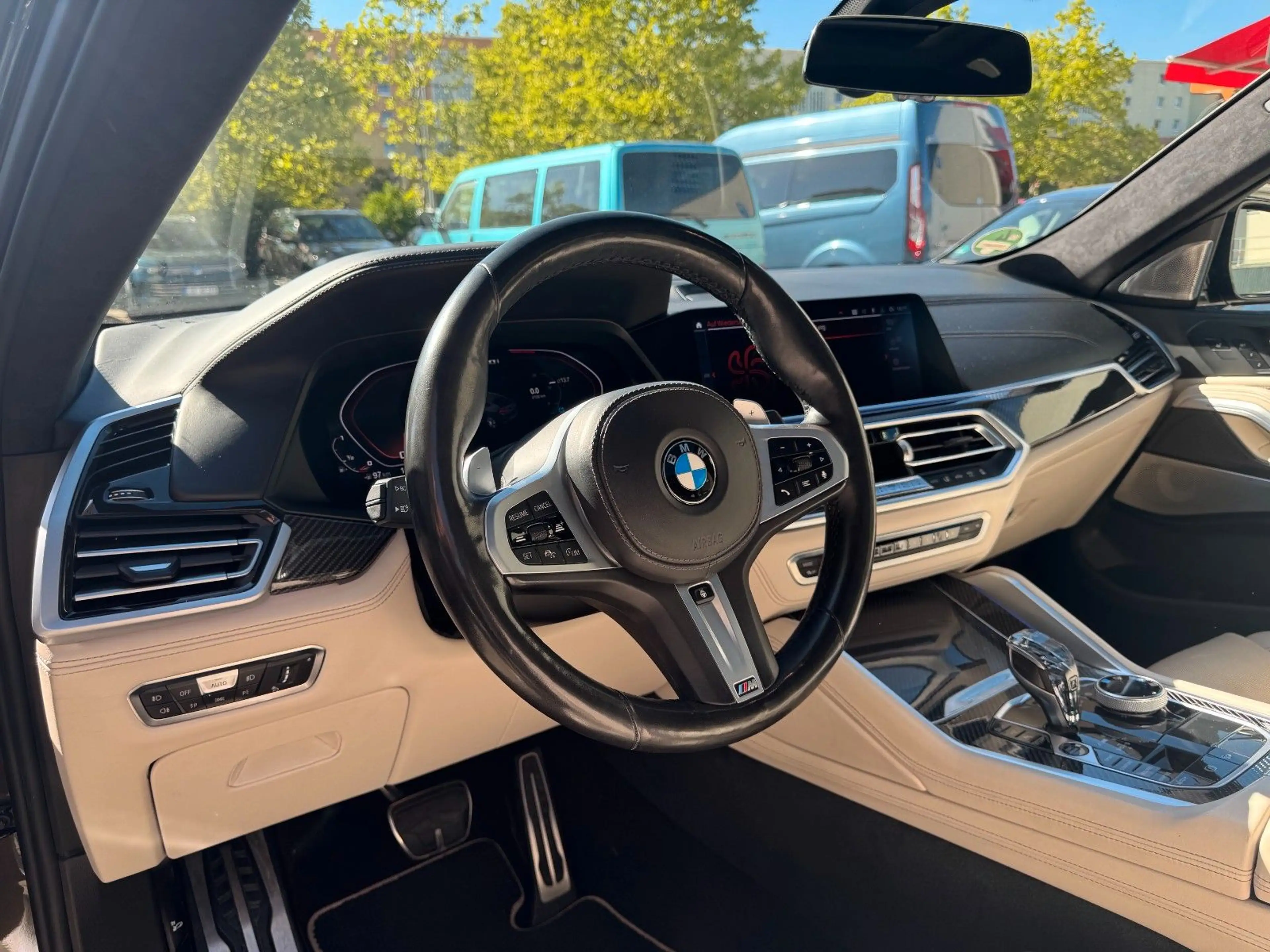 BMW X6 M50 i Bowers & Wilkins Skylounge Pano HUD — photo 7