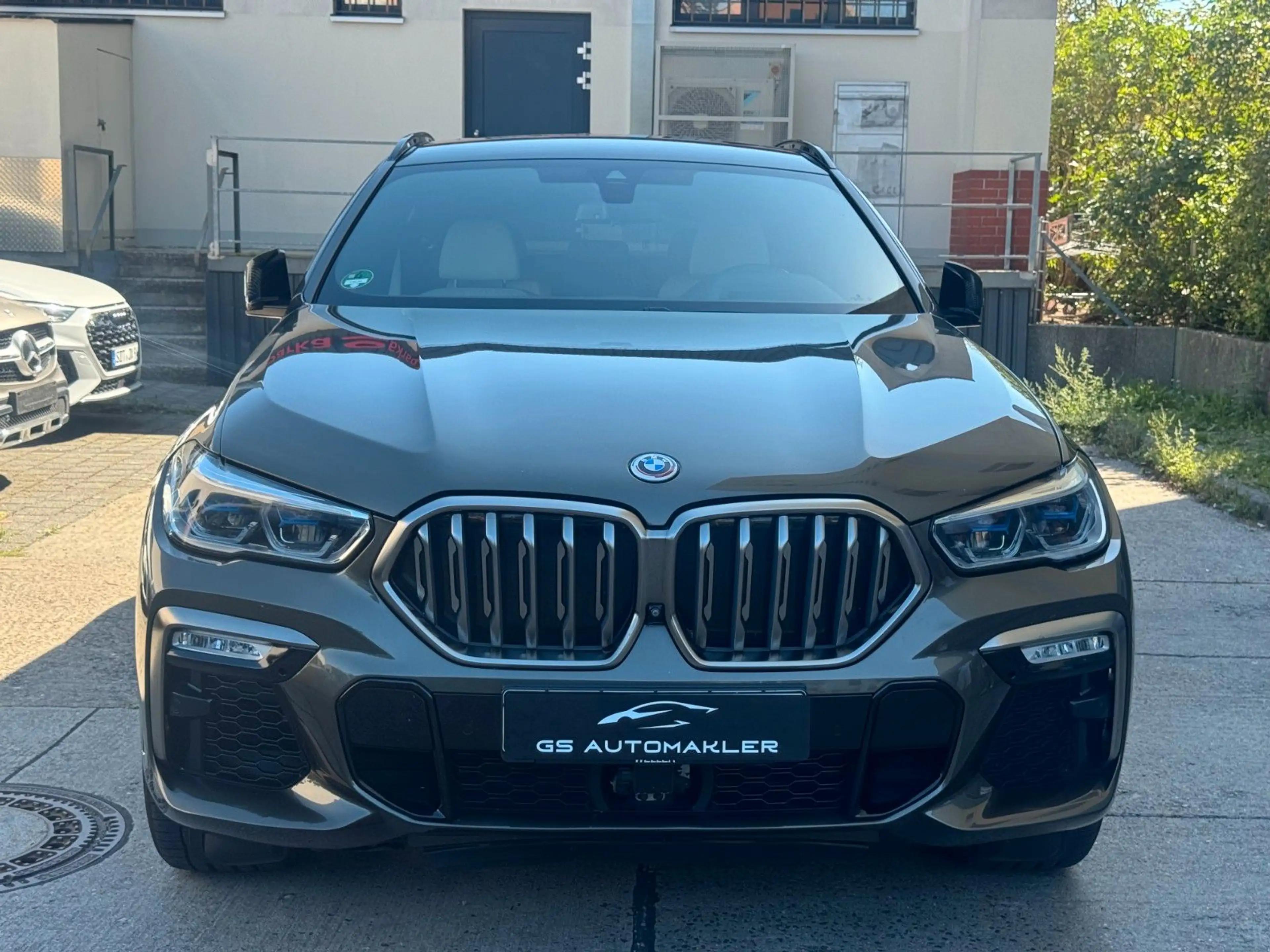 BMW X6 M50 i Bowers & Wilkins Skylounge Pano HUD — photo 3