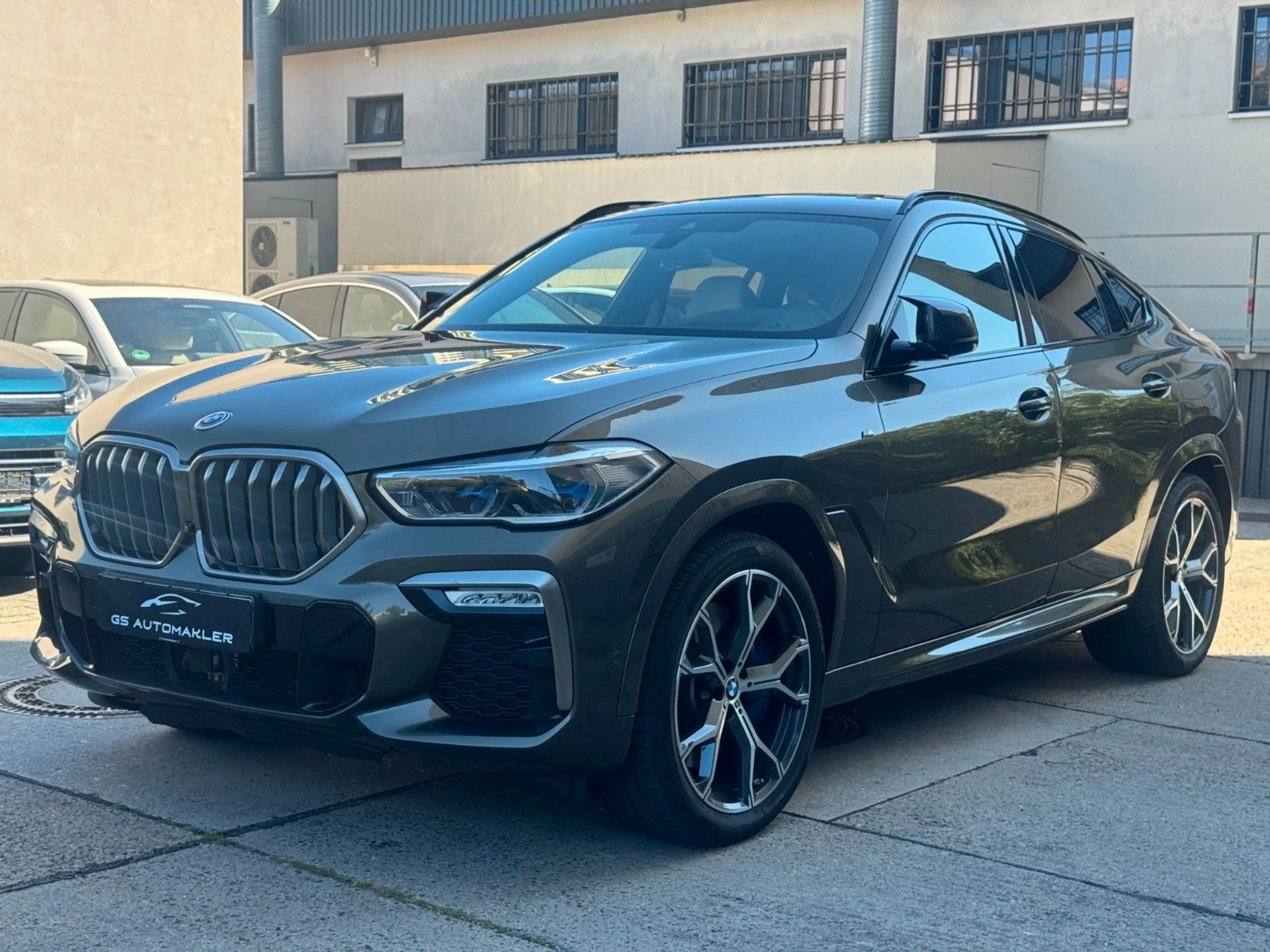BMW X6 M50 i Bowers & Wilkins Skylounge Pano HUD — photo 4