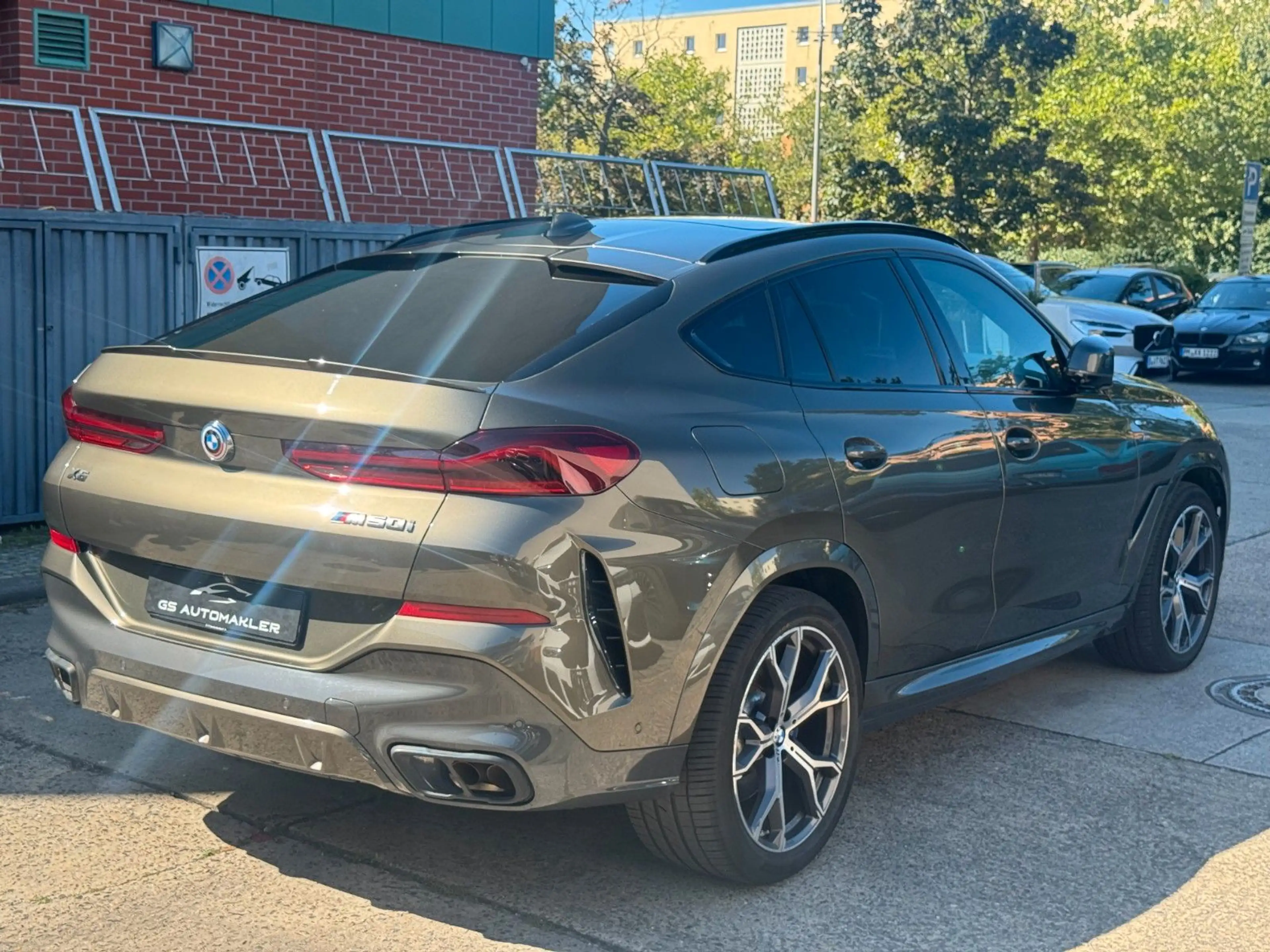 BMW X6 M50 i Bowers & Wilkins Skylounge Pano HUD — photo 6