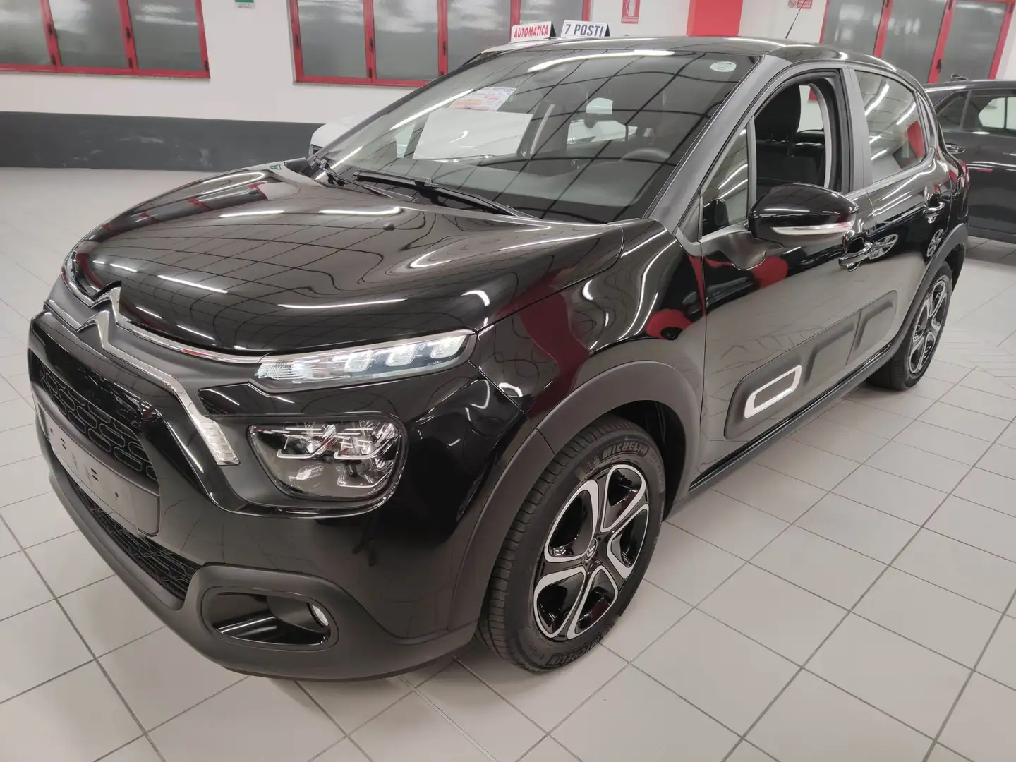 Citroen C3 1.2 110cv Plus + Car Play Noir - 1