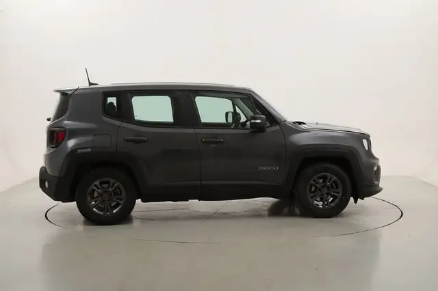 Jeep Renegade view 6