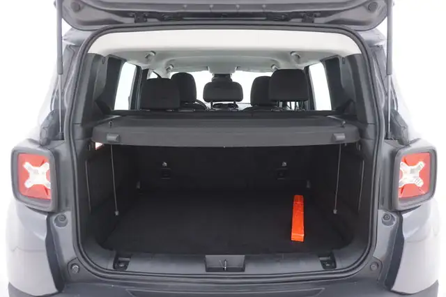 Jeep Renegade view 14