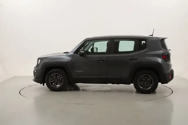 Jeep Renegade view 2