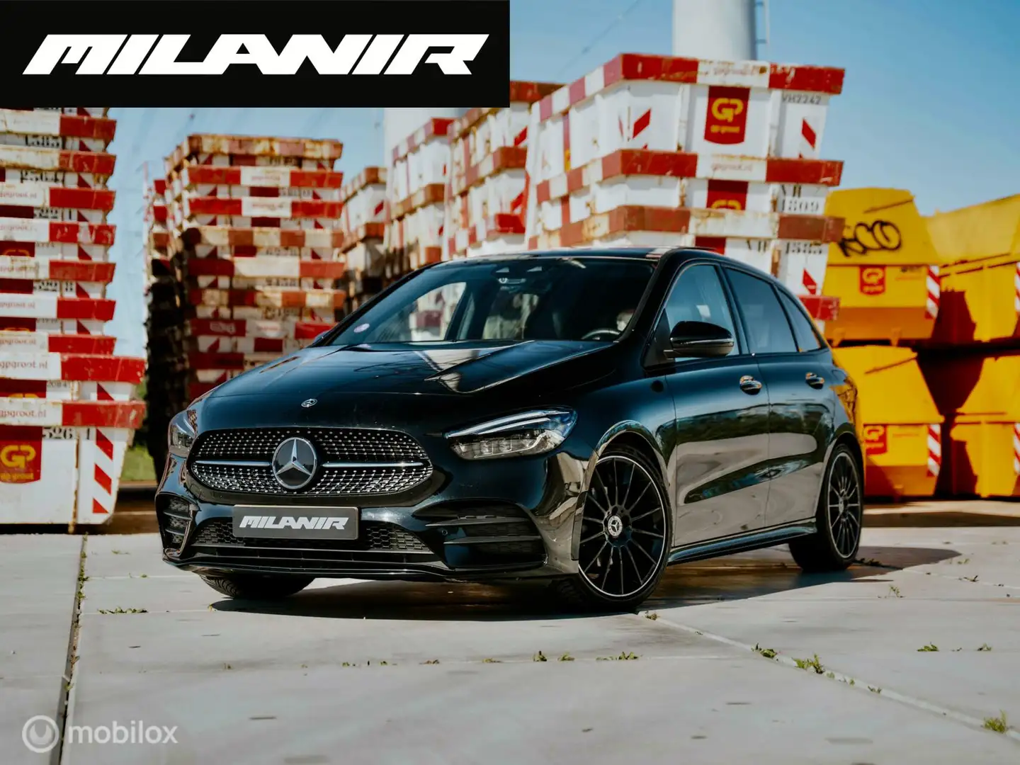 Mercedes-Benz B 180 AMG Line |Pano |Memory |Stoelkoeling Zwart - 1