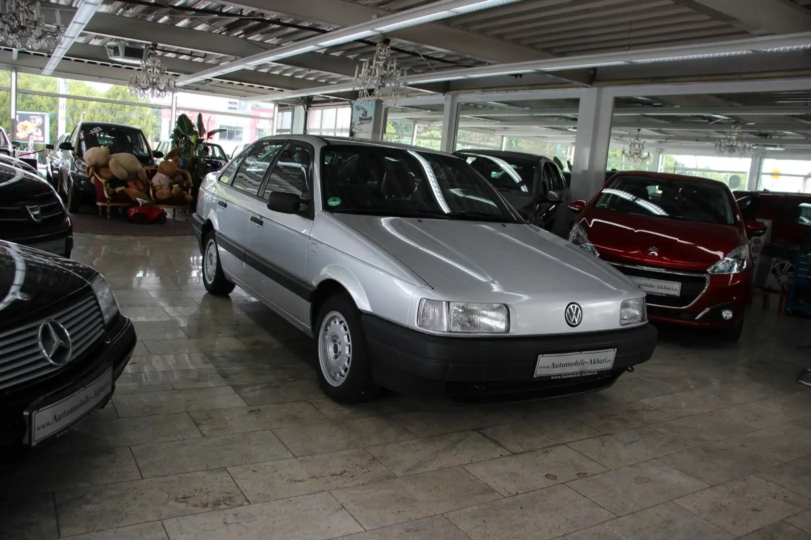 Volkswagen Passat CL 1.6 *H-Zulassung* Gris - 2