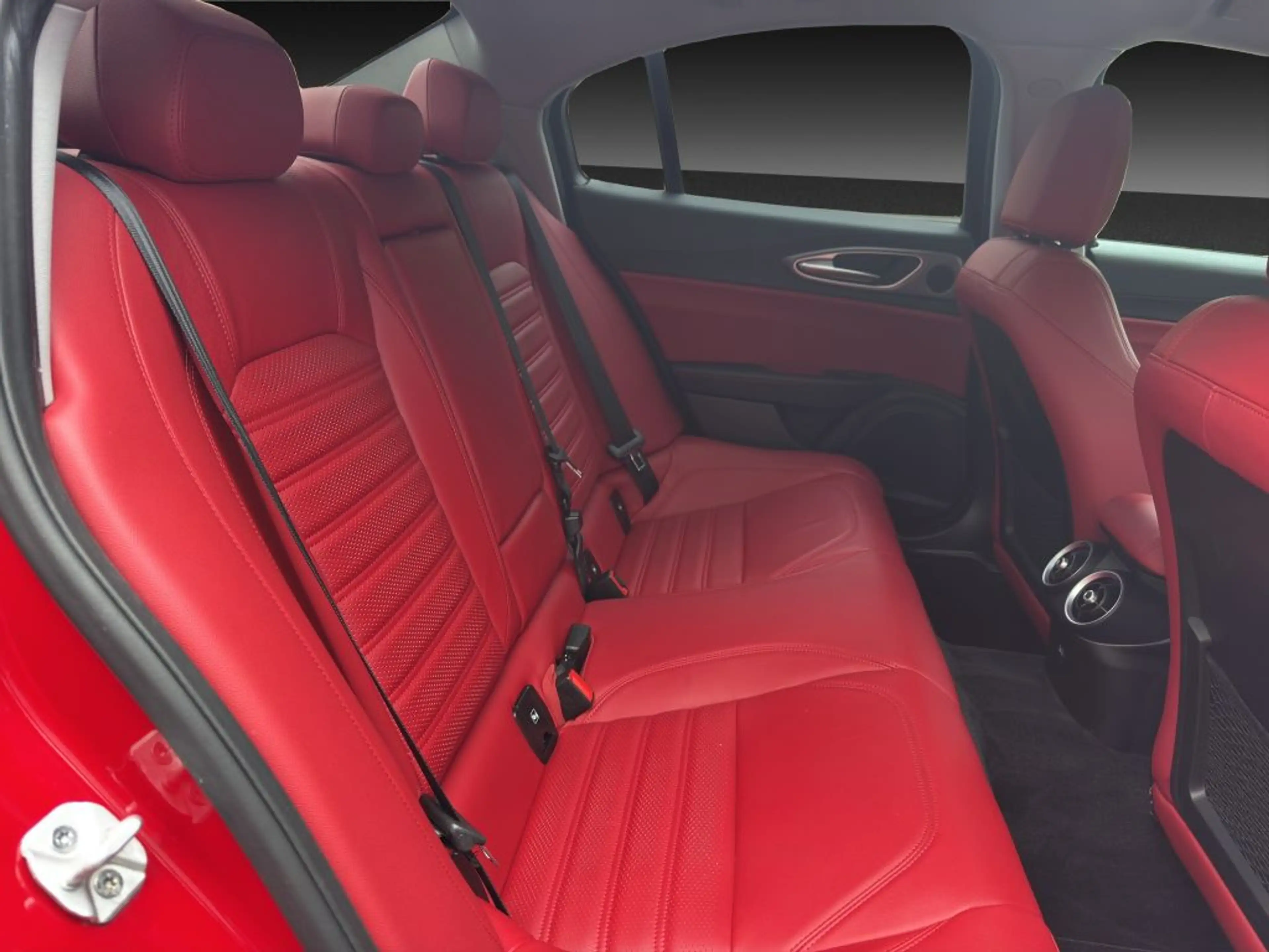 Alfa Romeo Giulia GIULIA VELOCE 1. HAND SCHECKHEFT DE-FZG. KD NEU — photo 12