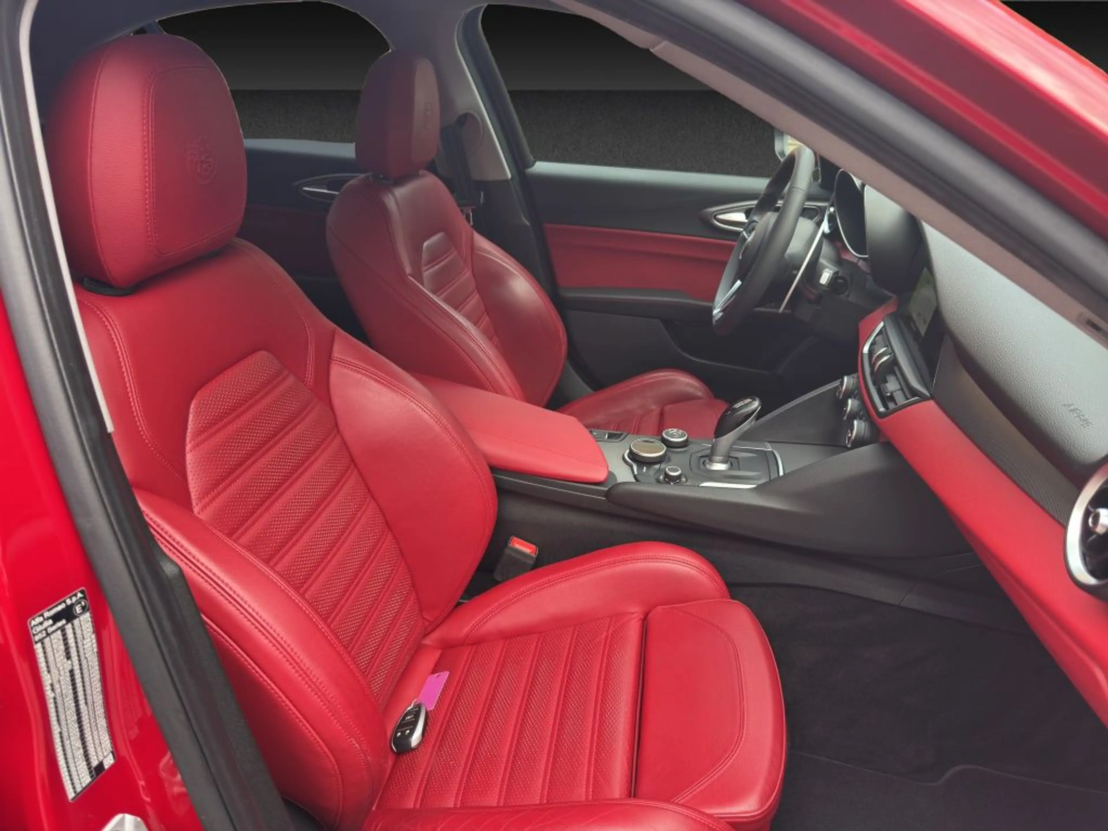 Alfa Romeo Giulia GIULIA VELOCE 1. HAND SCHECKHEFT DE-FZG. KD NEU — photo 11