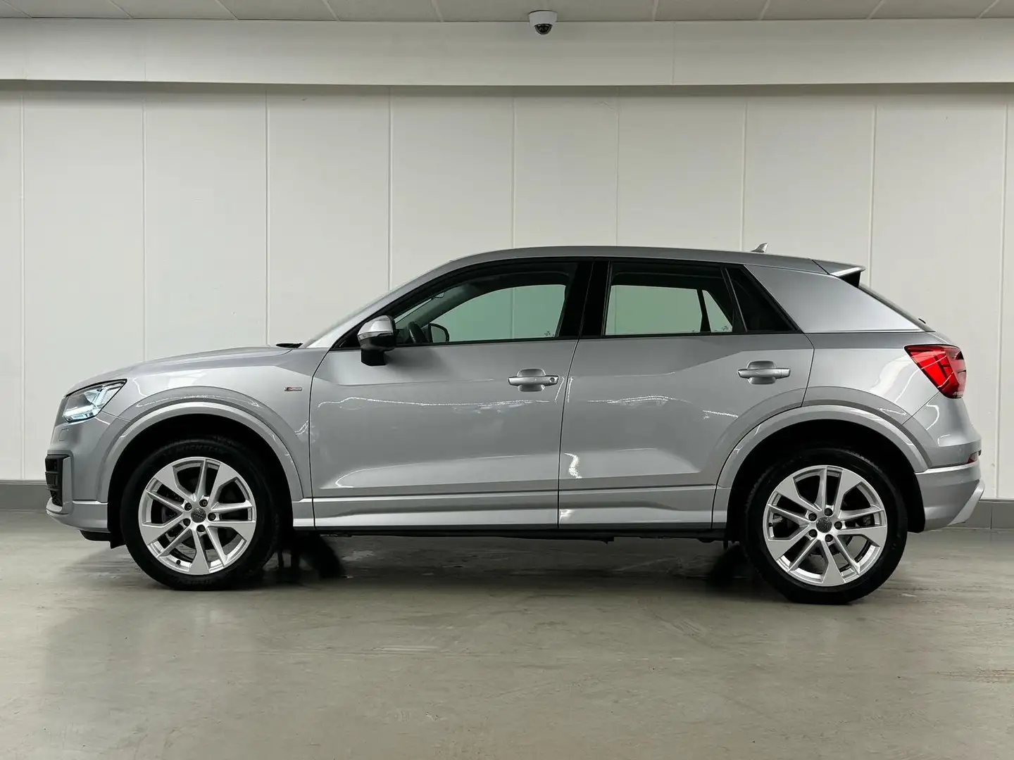Audi Q2 1.0 TFSI 116CV S-LINE S-TRONIC 1ere MAIN 18000 KM Zilver - 2