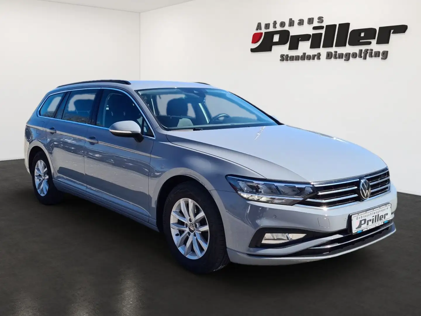 Volkswagen Passat Variant 2.0 TDI DSG Business/NAVI/LED/ACC Grau - 2