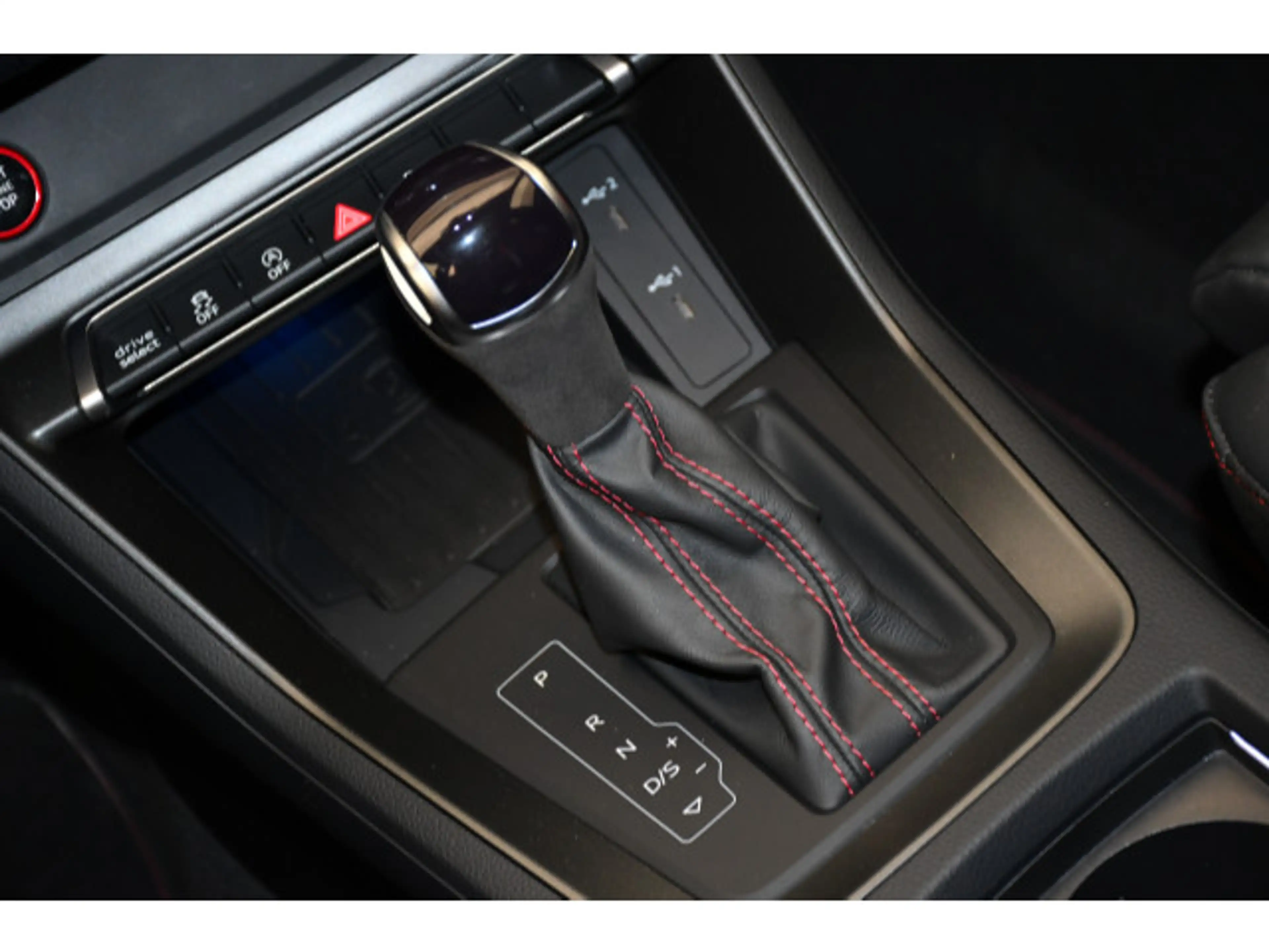 Audi RS Q3 RSQ3 2.5 TSI Q S tronic Keramik/RS Essential/Son — photo 6