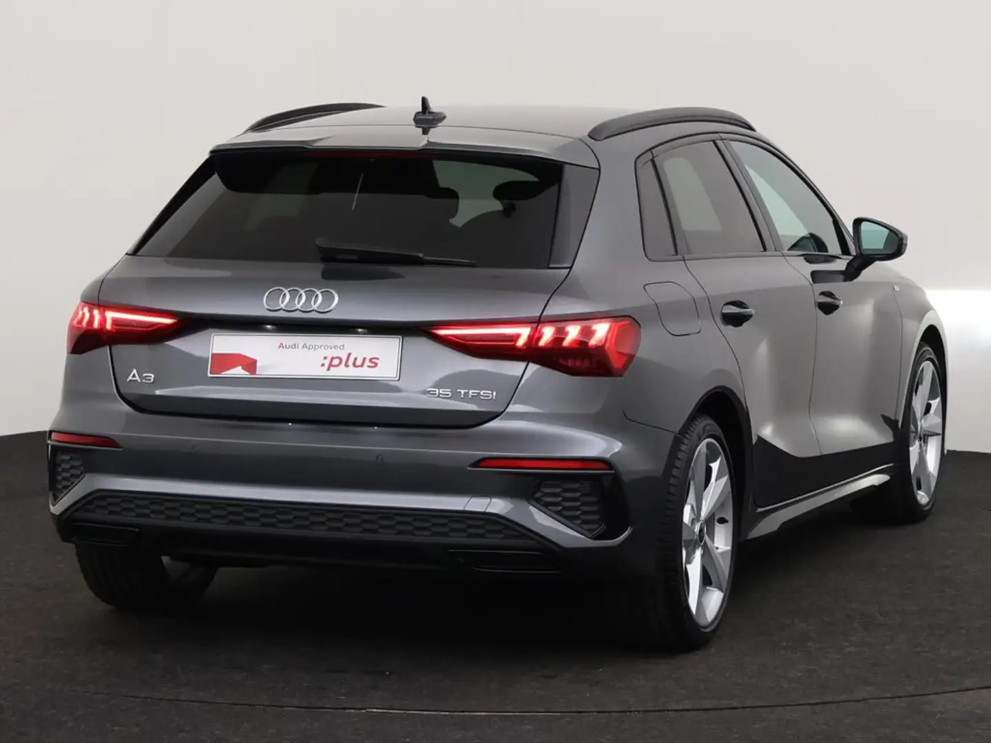 Audi A3 Sportback S-Line 35 TFSI 150 PK S-tronic / Cruise  Gris - 2
