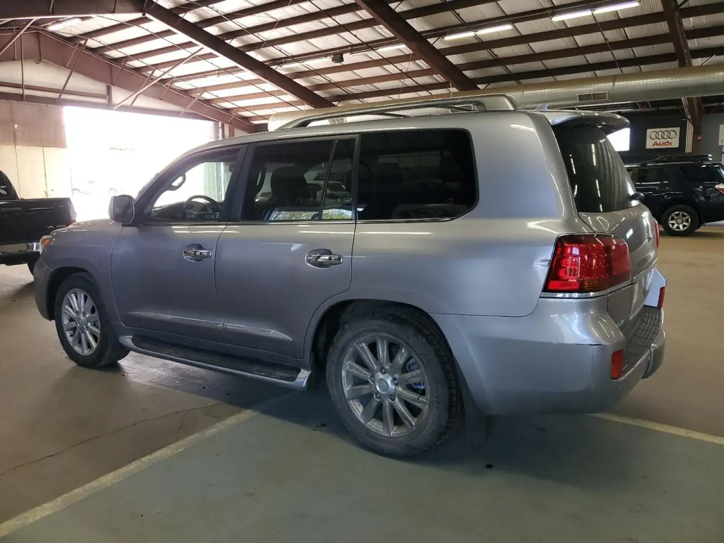 Lexus LX 570 V8 5.7L 362HP 7seats - Full Optional - Silber - 2