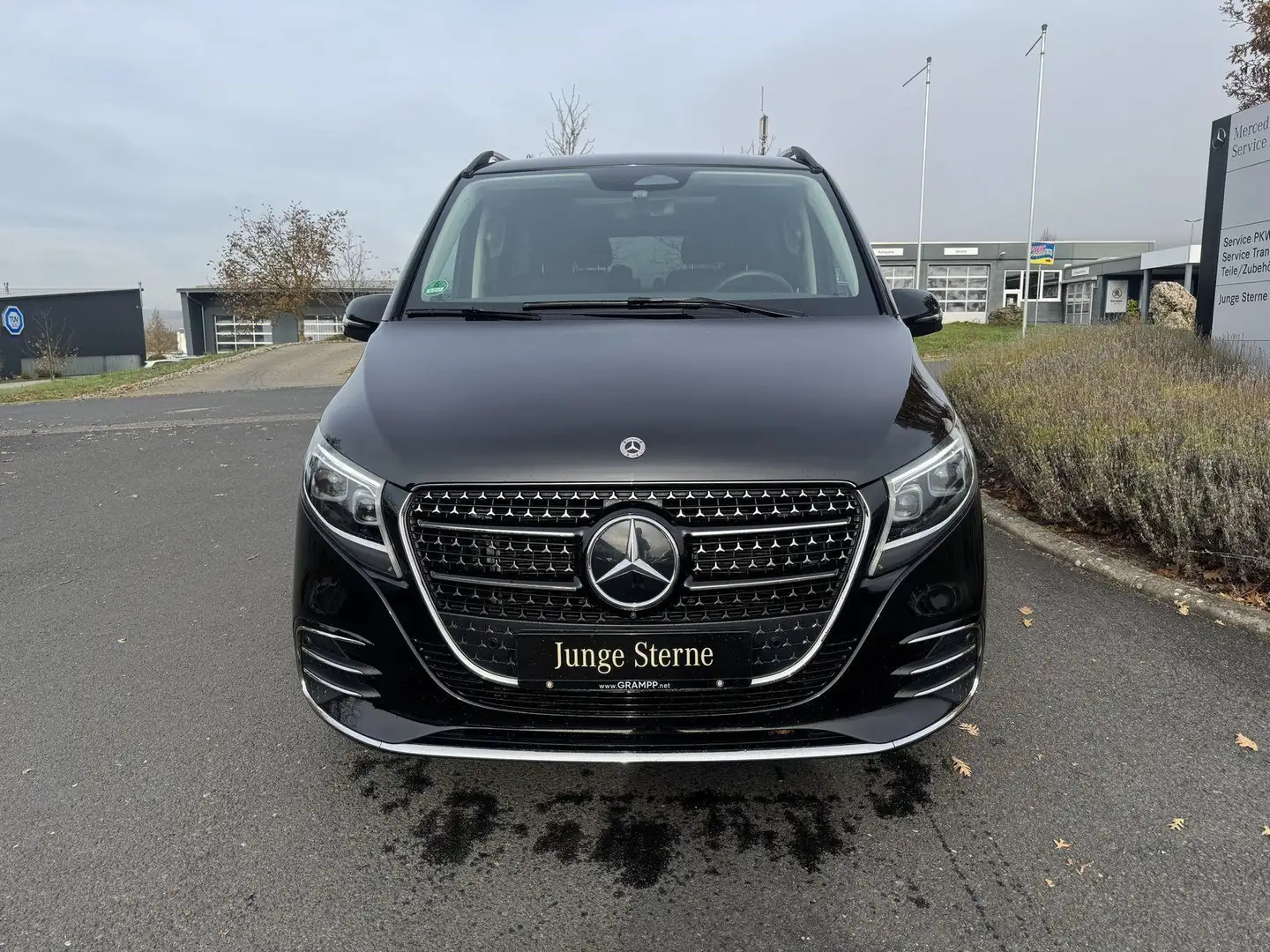 Mercedes-Benz V 300 d 4MATIC Exclusive AMG*NAPPA*PANO*AHK*AIRMA Schwarz - 2