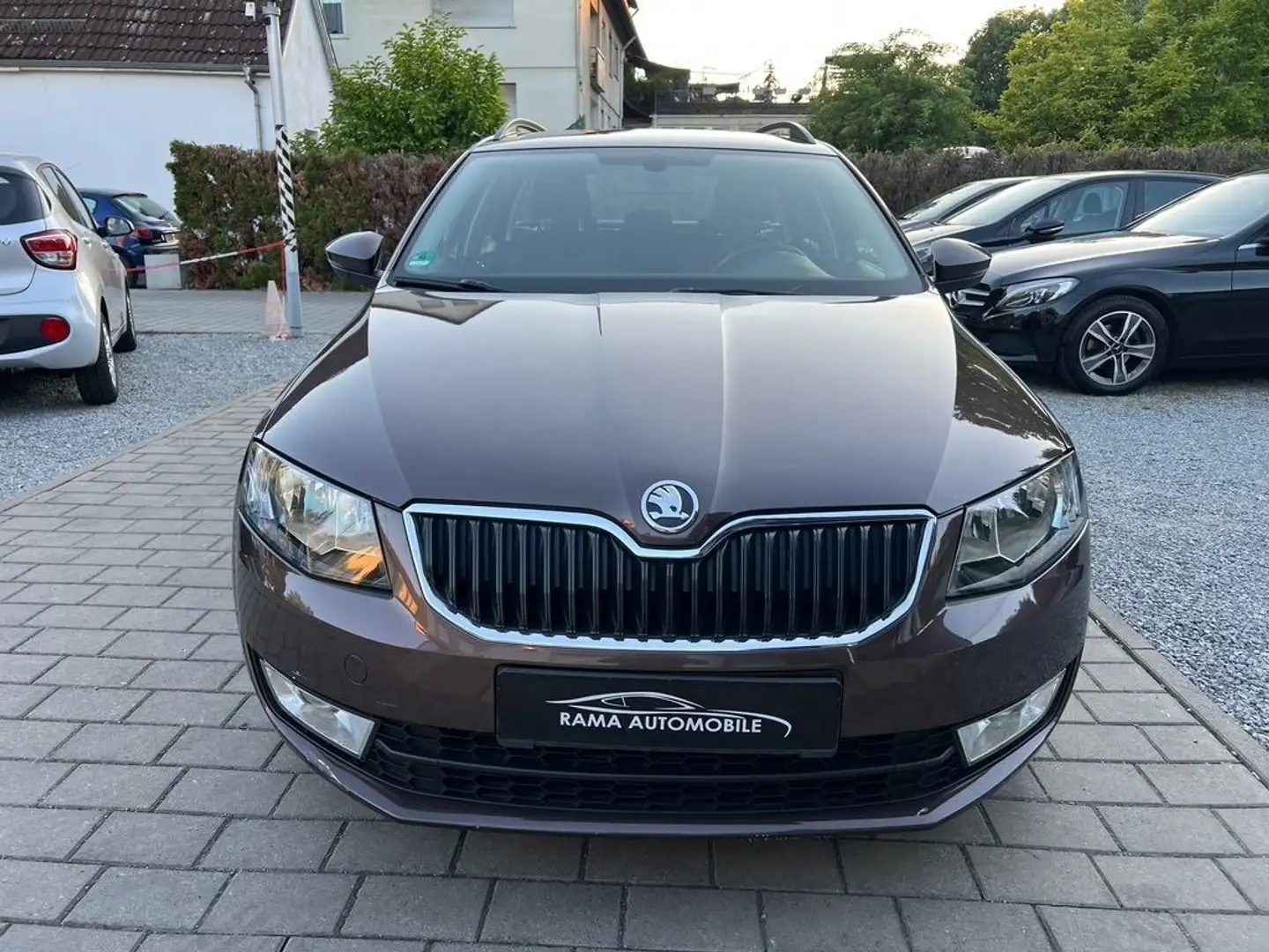 Skoda Octavia Combi Ambition 4x4 NAVI SHZ PDC 1HAND Maro - 2