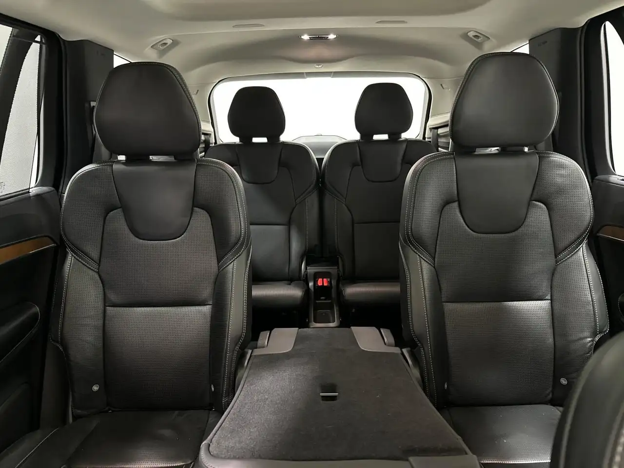 Volvo XC90 снимка Volvo XC90