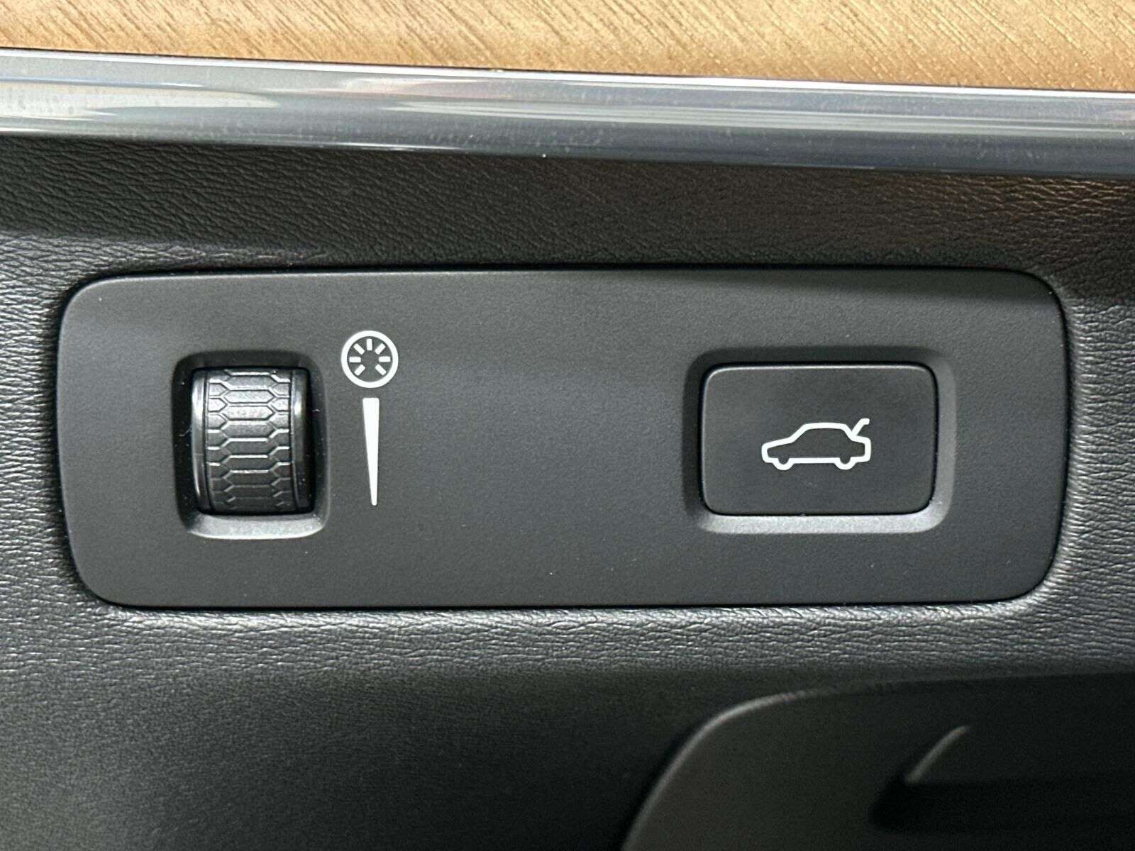 2019 Volvo XC90 T6 INSCRIPTION thumb 14