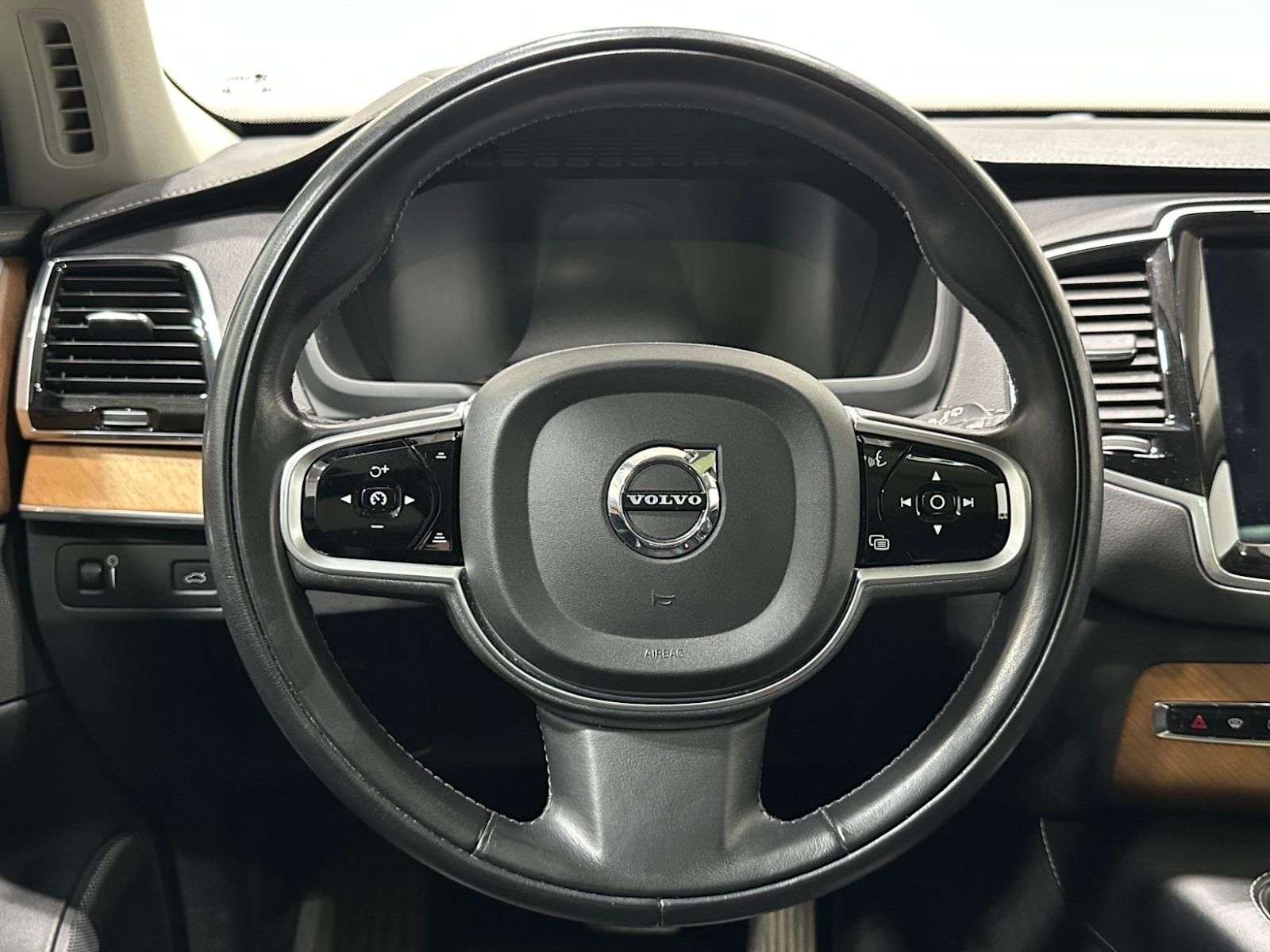 2019 Volvo XC90 T6 INSCRIPTION thumb 16