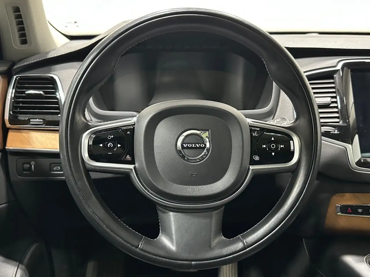 Volvo XC90 снимка Volvo XC90