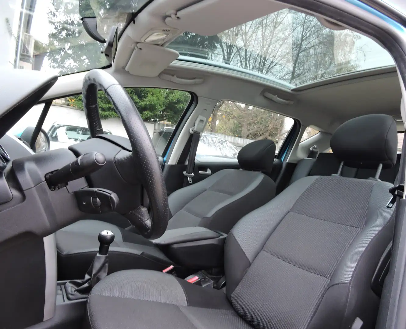 Peugeot 207 Tendance Blau - 2