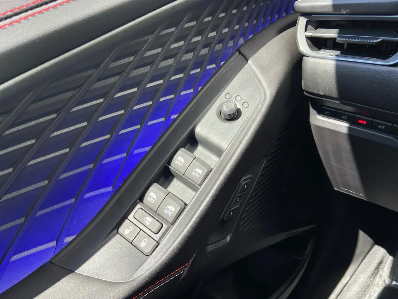 Dodge Charger 2026 — фото 19