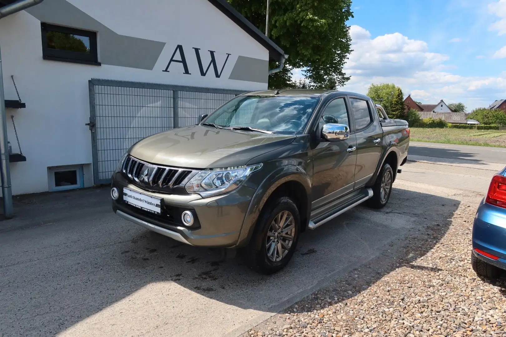 Mitsubishi L200 |2.Hand|S.Heft|Automatik|Leder|NAV| Šedá - 1