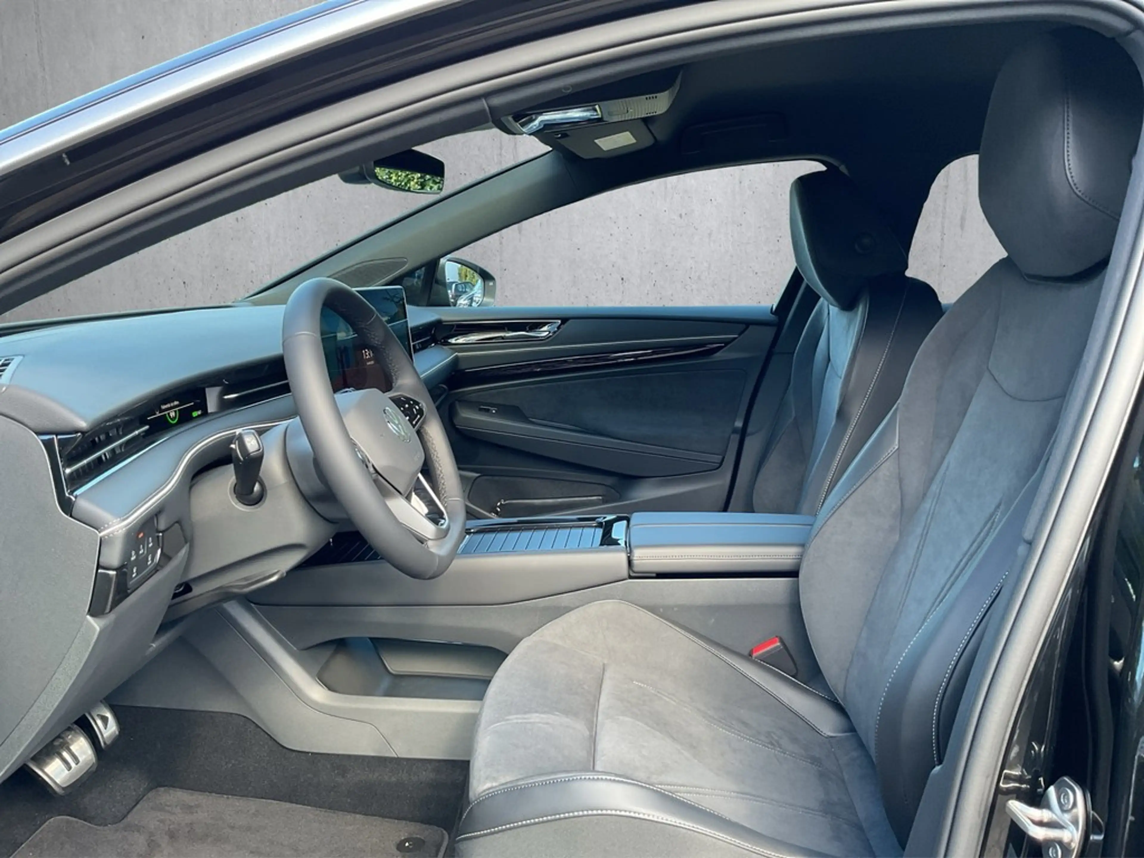 Volkswagen ID.7 Tourer Pro 210 kW 1-Gang-Automatik/AHK/RFK — photo 11