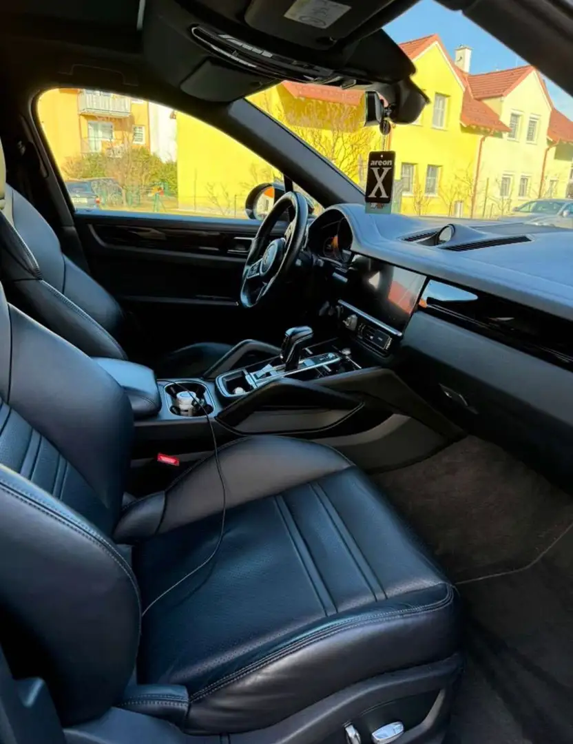 Porsche Cayenne Basis - 2