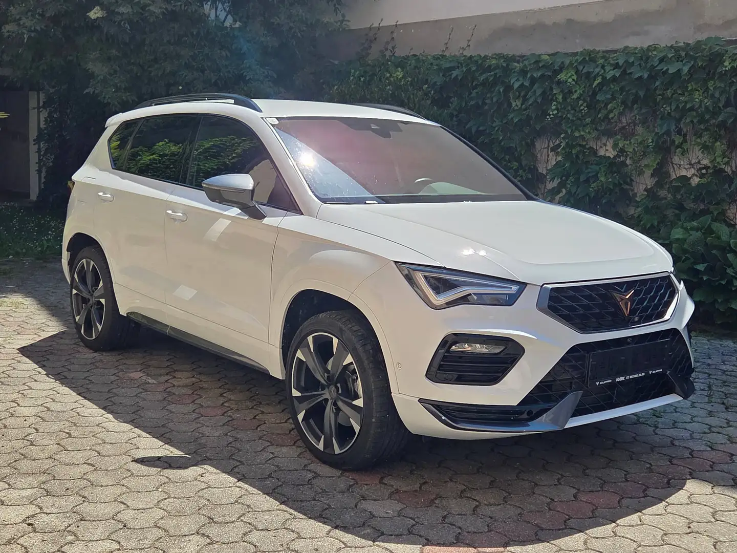 CUPRA Ateca Ateca 2,0 TSI 4Drive DSG 190, Automatik Weiß - 1