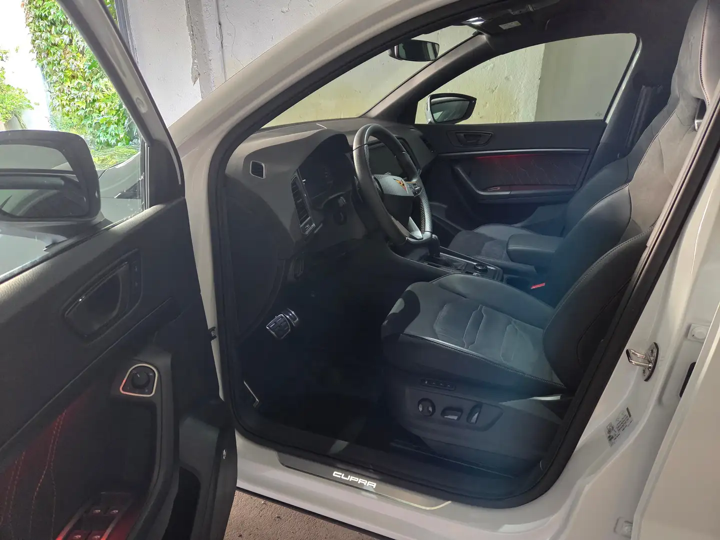 CUPRA Ateca Ateca 2,0 TSI 4Drive DSG 190 Weiß - 2