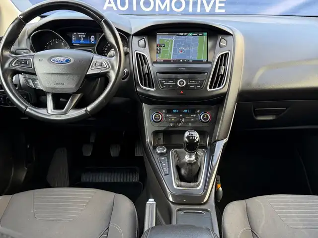 Ford Focus view 2