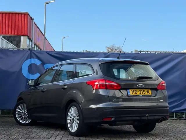 Ford Focus view 5