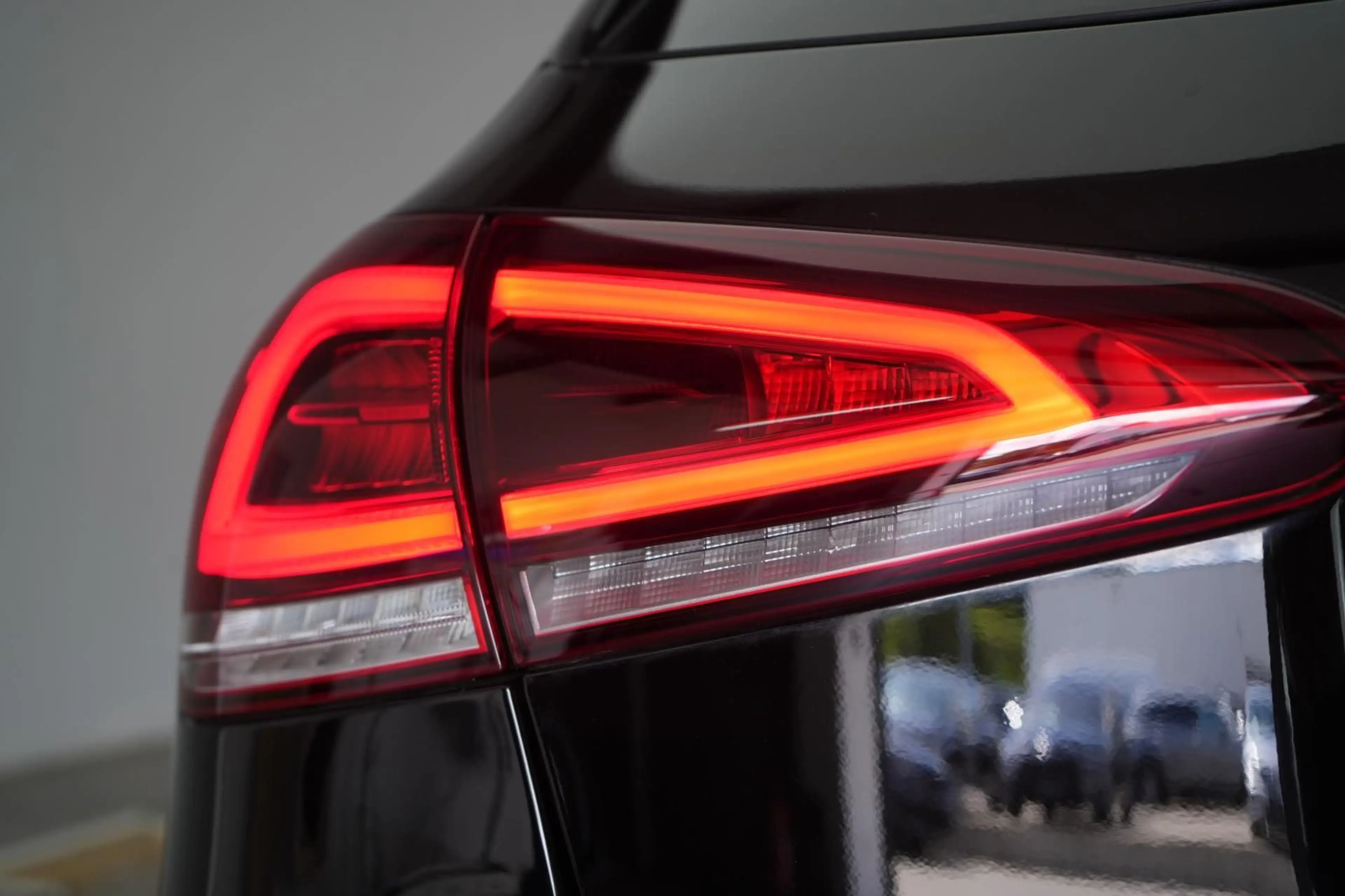 Mercedes-Benz A 35 AMG 4Matic Pano/STHZLeder/360Kamera/Memory — photo 11