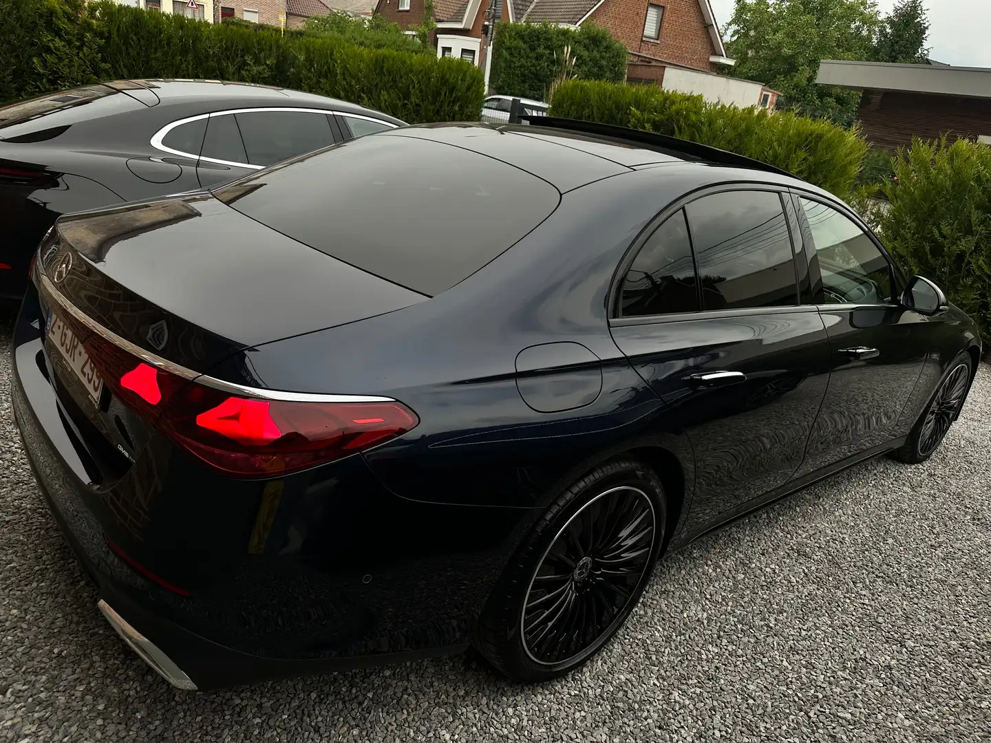 Mercedes-Benz E 220 E 220 d AMG Line Bleu - 2