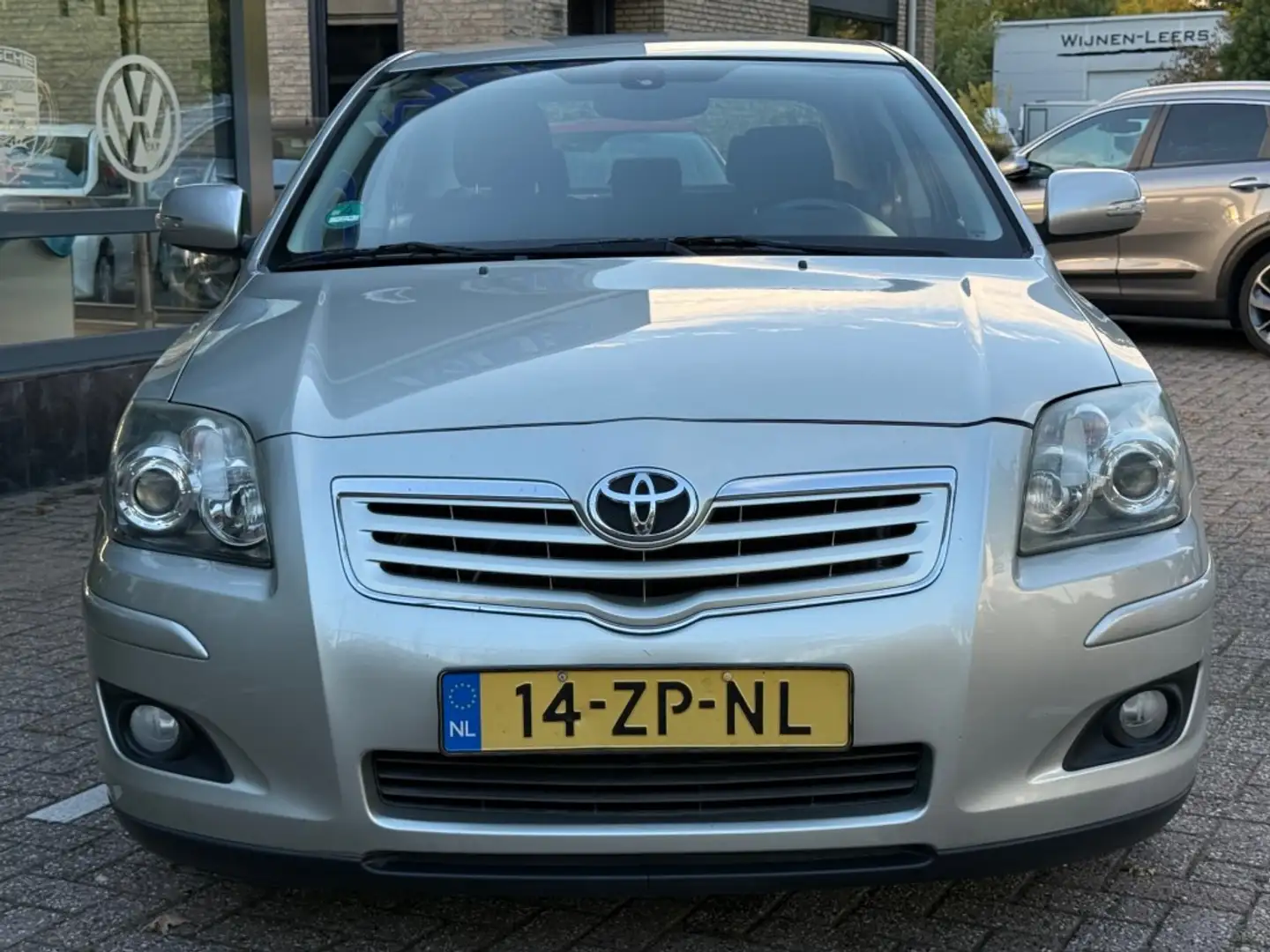 Toyota Avensis 2.0 VVTI Luna Cruise Trekhaak 2e Eigenaar NL-Auto Gris - 2