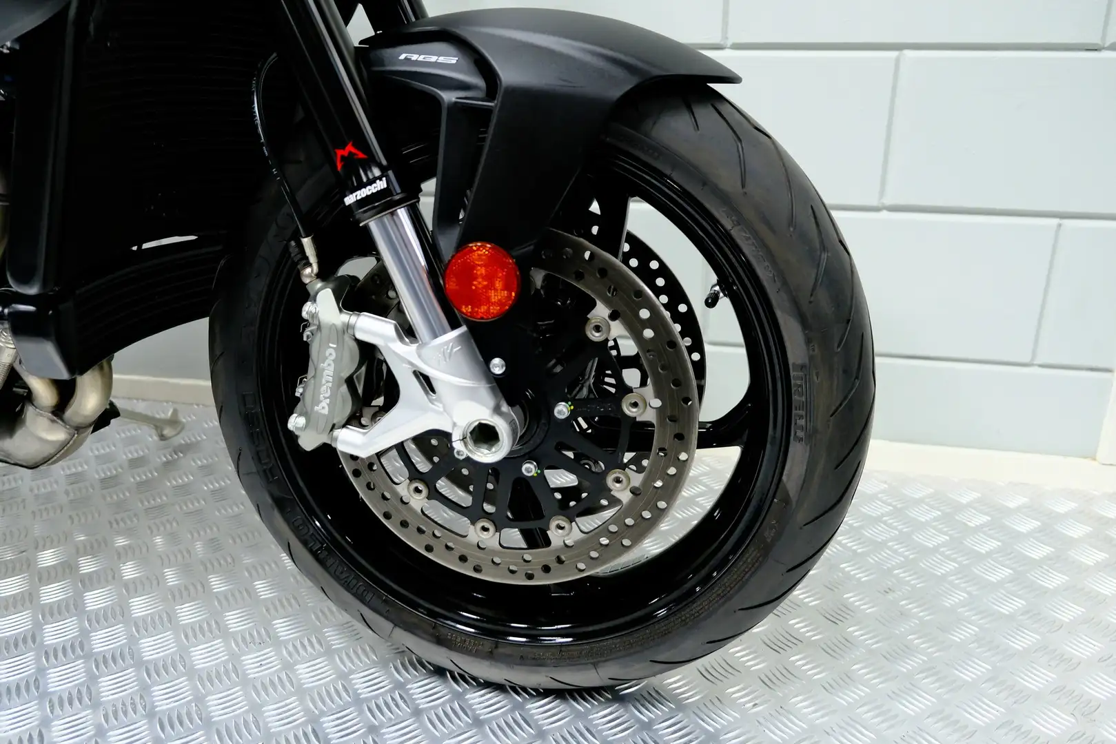 MV Agusta Brutale 800 Rood - 2