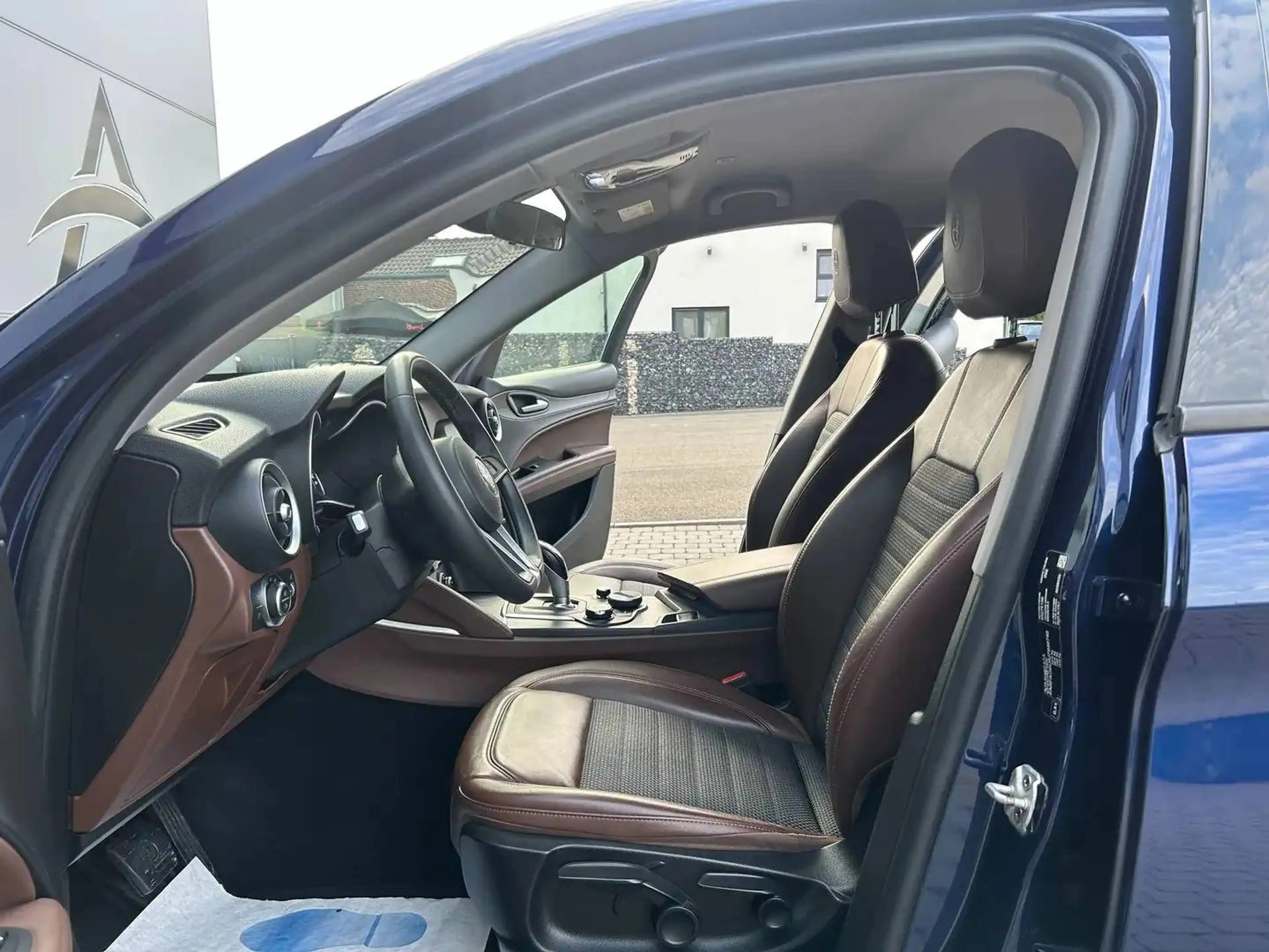 Alfa Romeo Stelvio 2.2 JTD *GARANTIE 12 MOIS*LED*CAMERA*CUIR*GPS* — photo 7