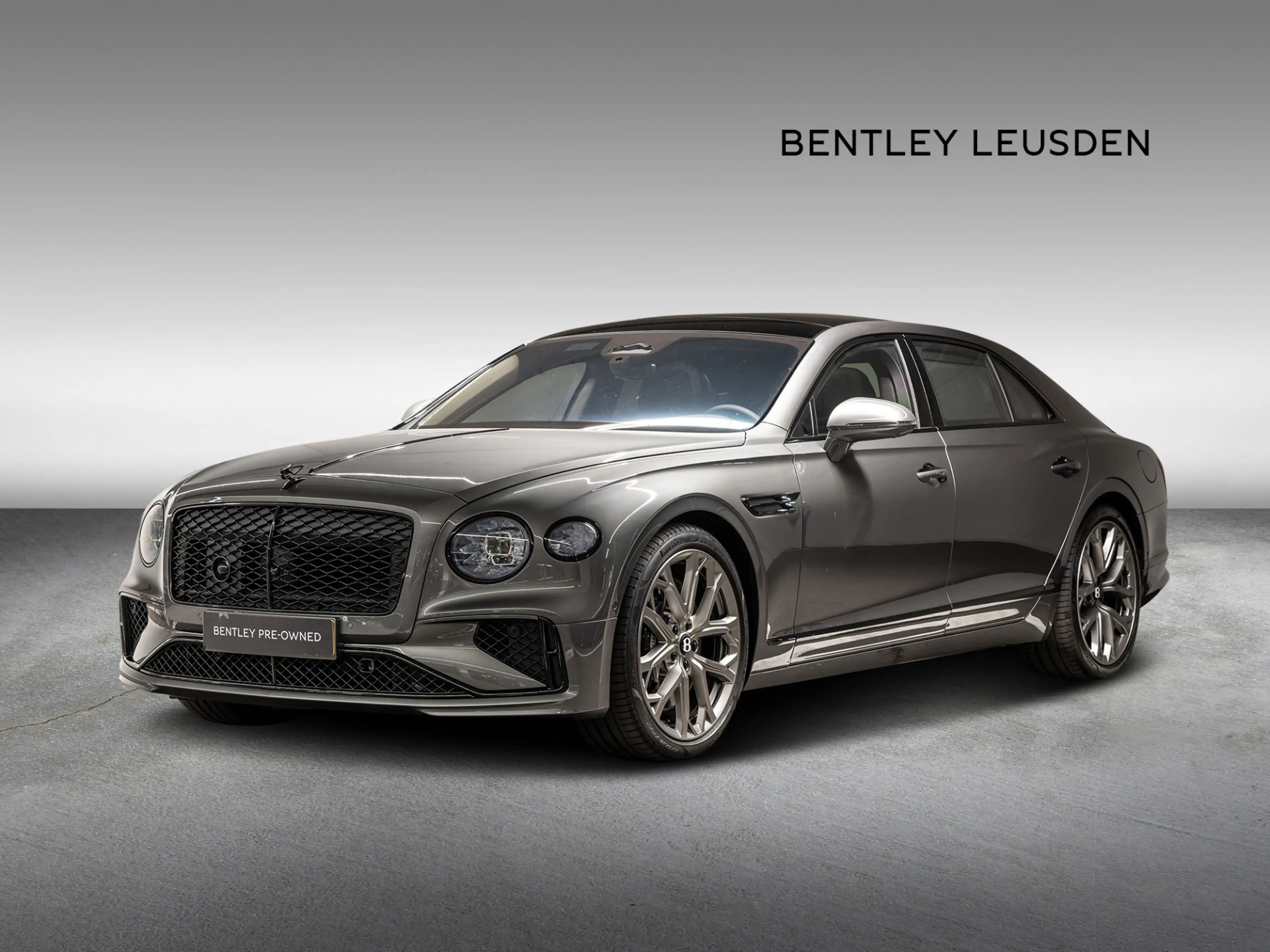 Bentley Flying Spur V8 Hybrid |Touring|Rotating|Comfort|Panoramic