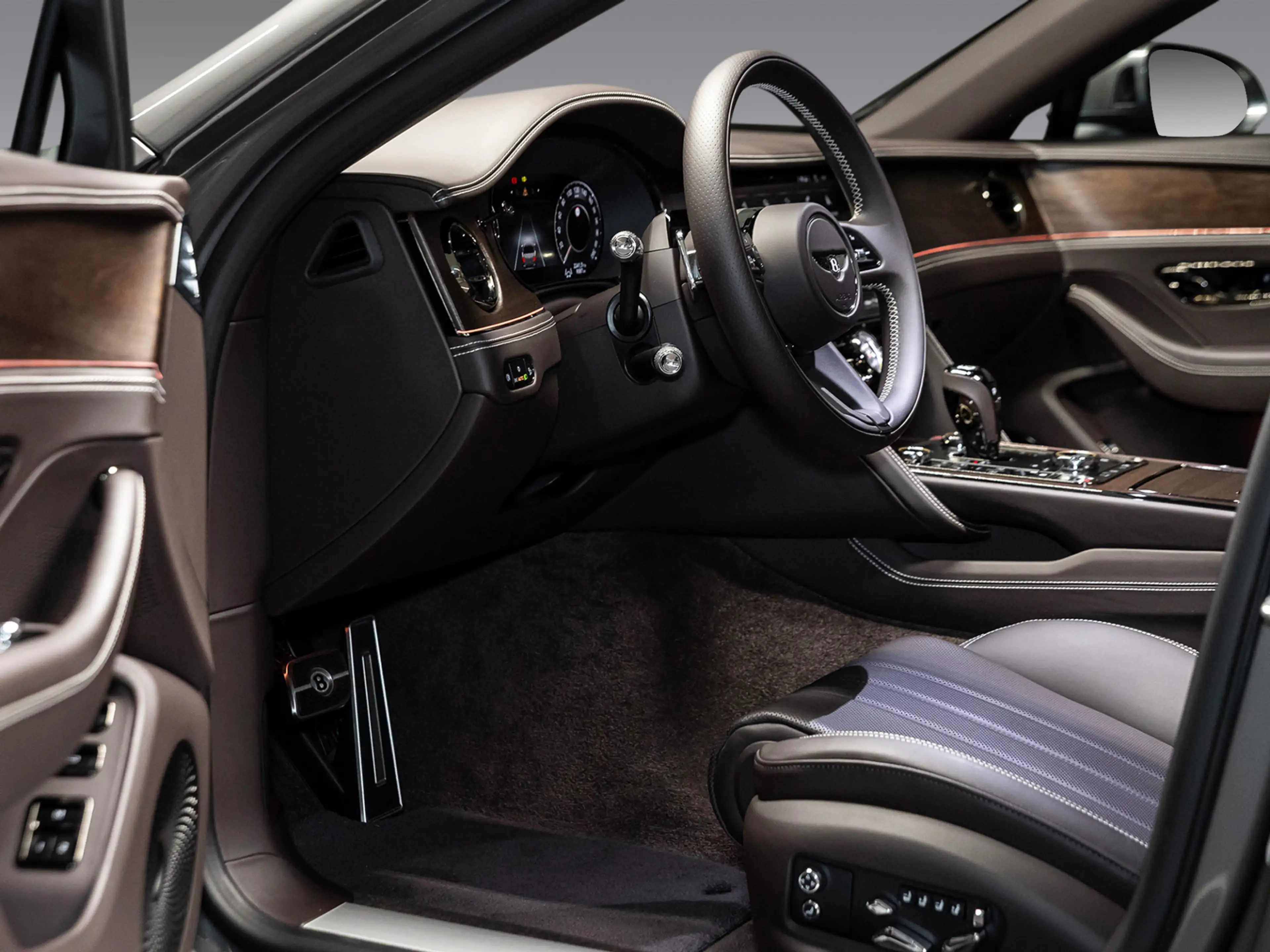 Bentley Flying Spur V8 Hybrid |Touring|Rotating|Comfort|Panoramic — photo 13