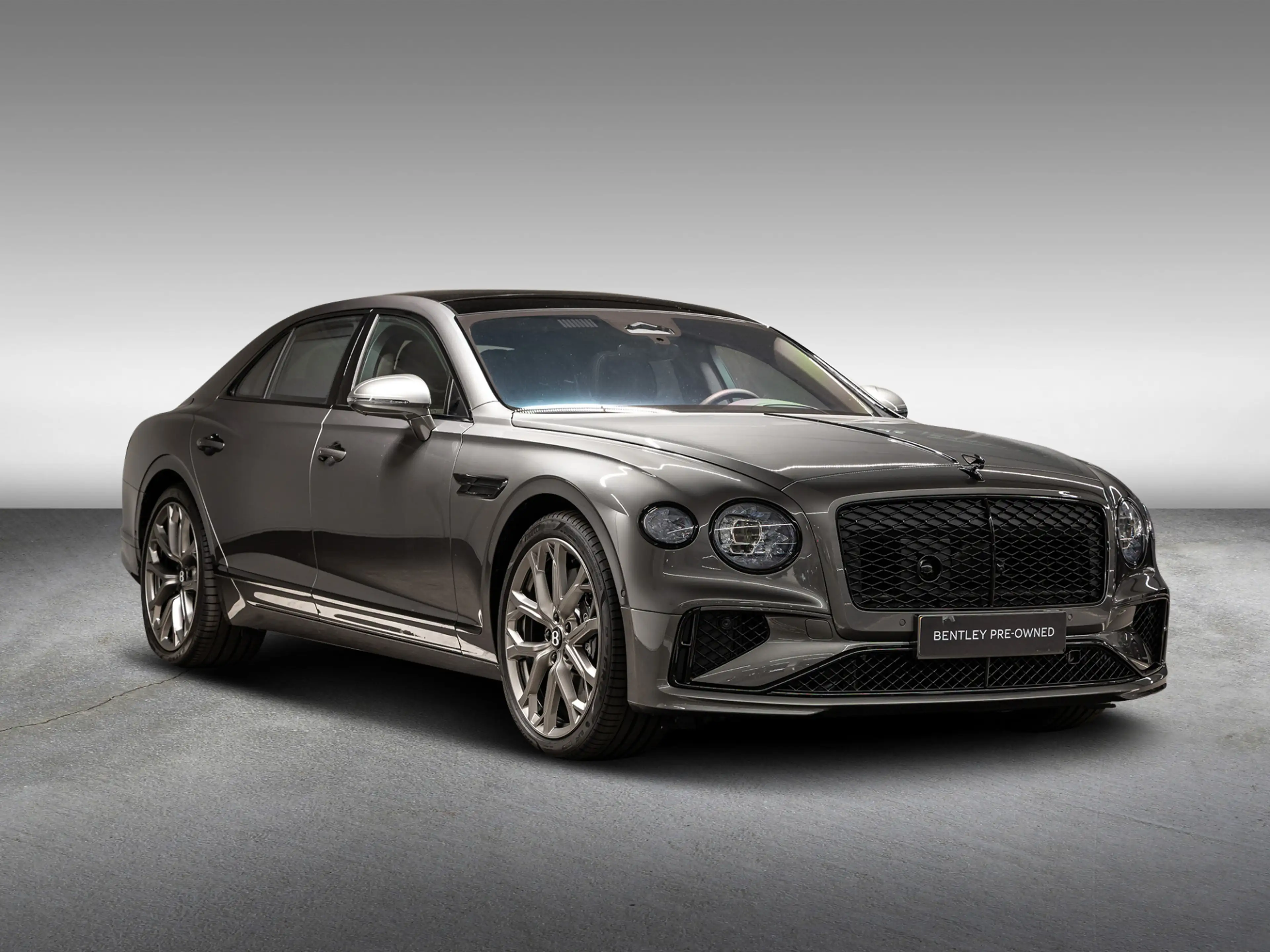 Bentley Flying Spur V8 Hybrid |Touring|Rotating|Comfort|Panoramic — photo 3