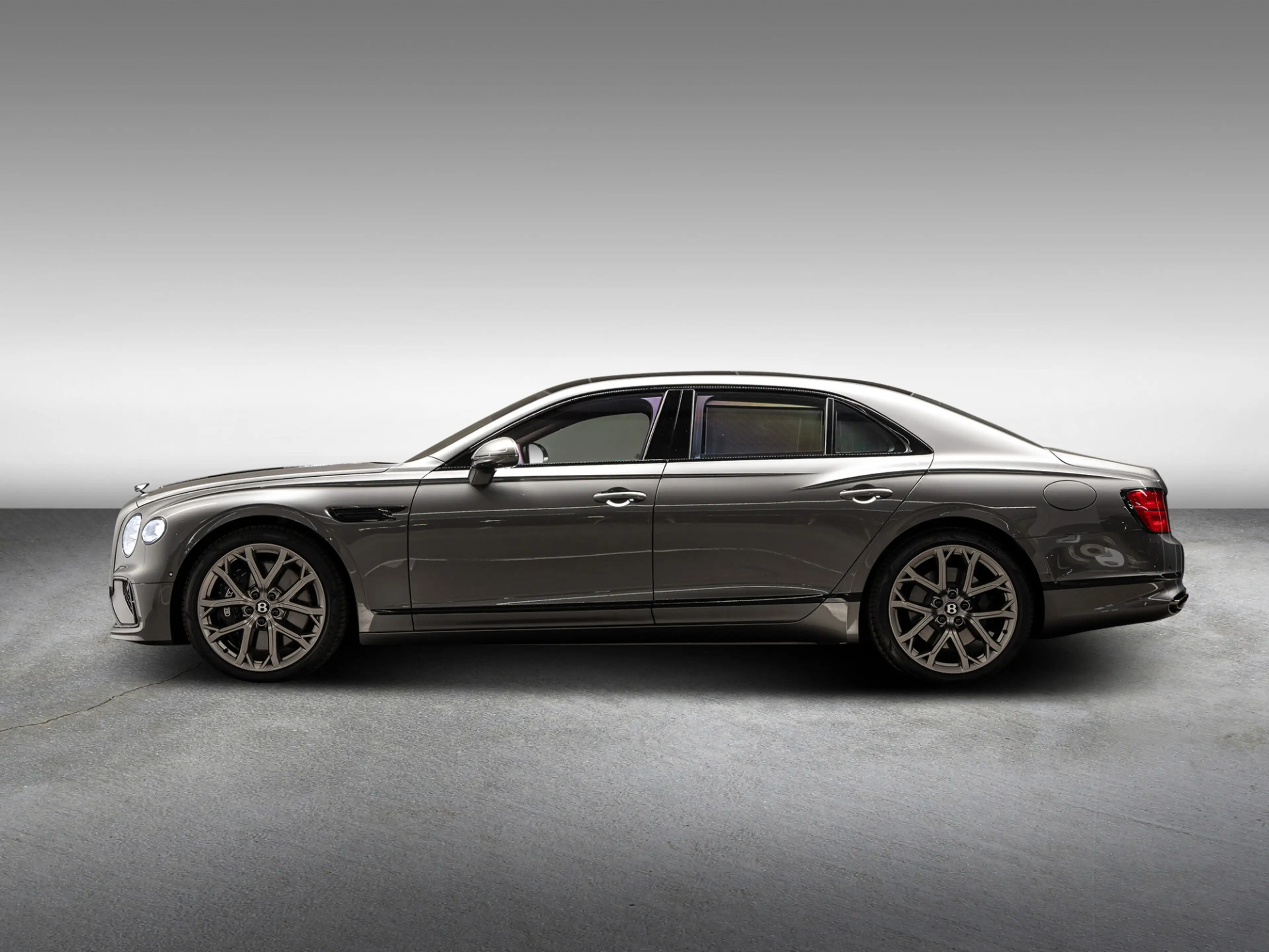 Bentley Flying Spur V8 Hybrid |Touring|Rotating|Comfort|Panoramic — photo 4