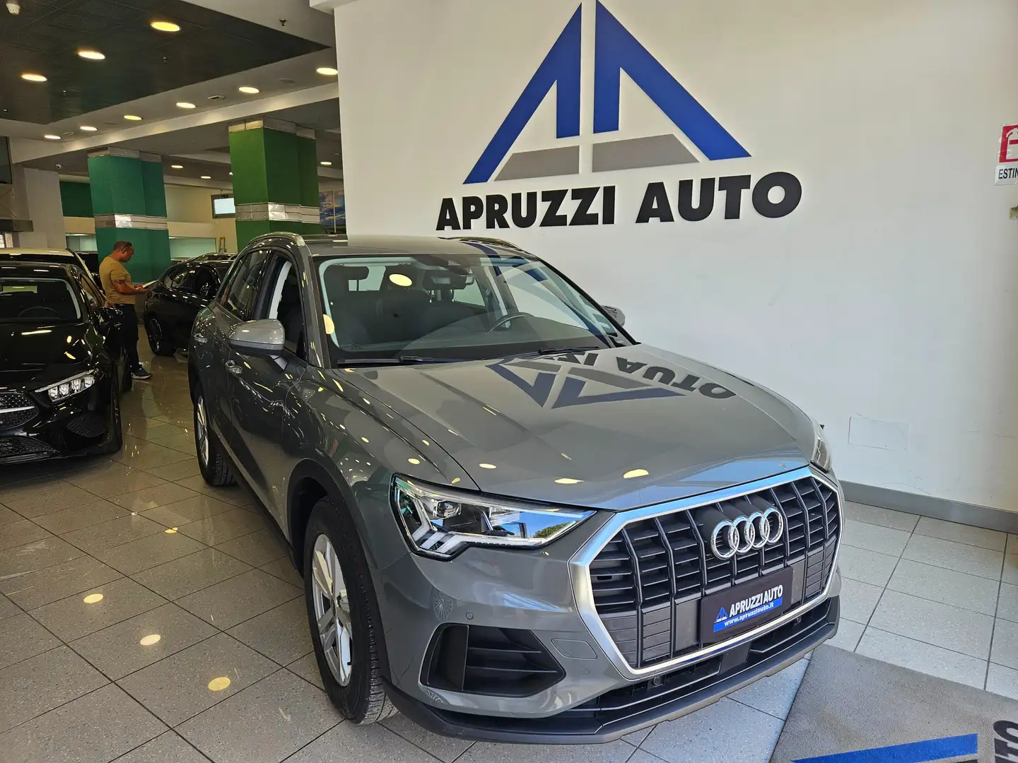 Audi Q3 Q3 II 2018 35 2.0 tdi Business Advanced s-tronic Gris - 1